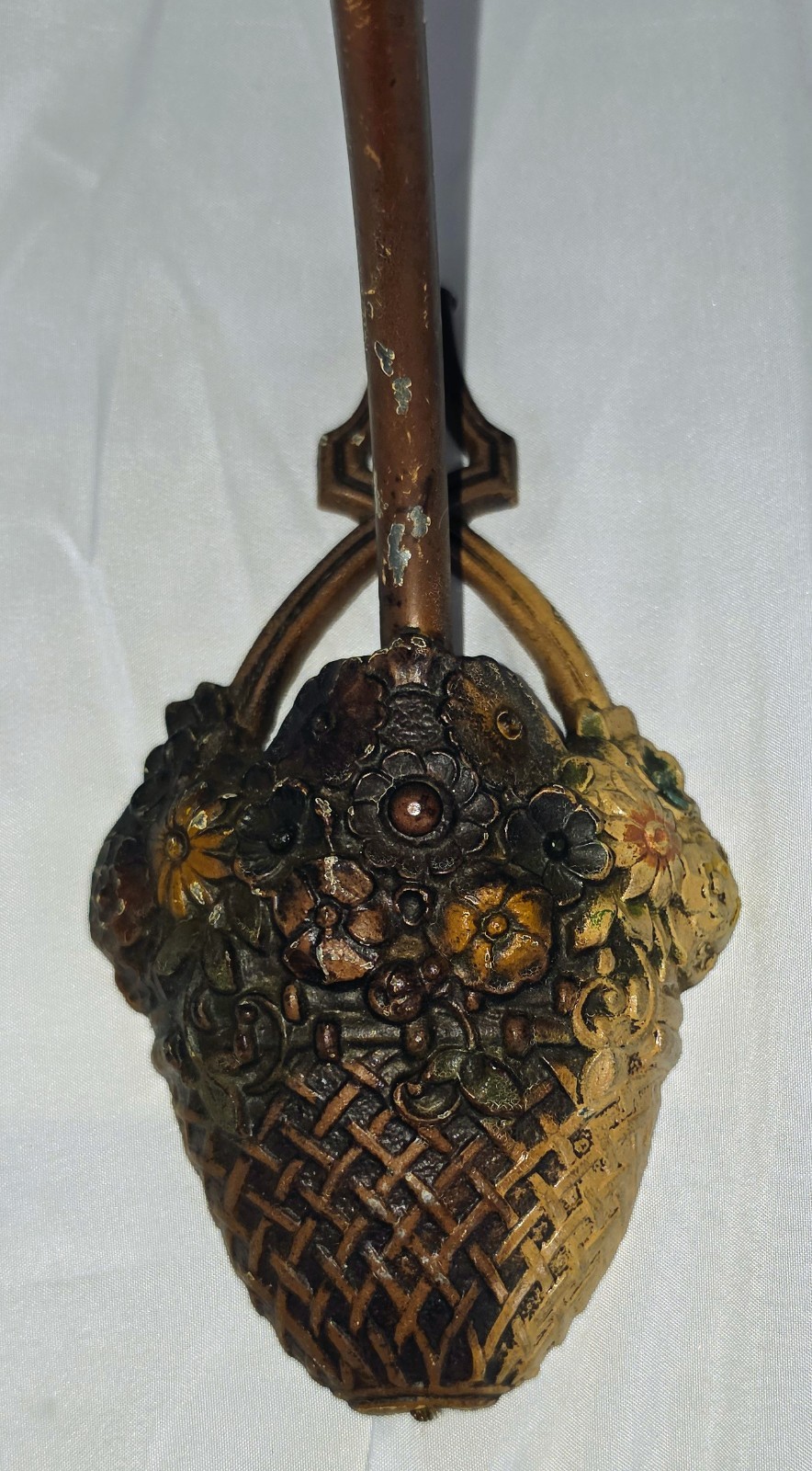 Vintage Cast Metal Flower Basket Wall Sconce Lamp Floral Cottage Victorian Chic