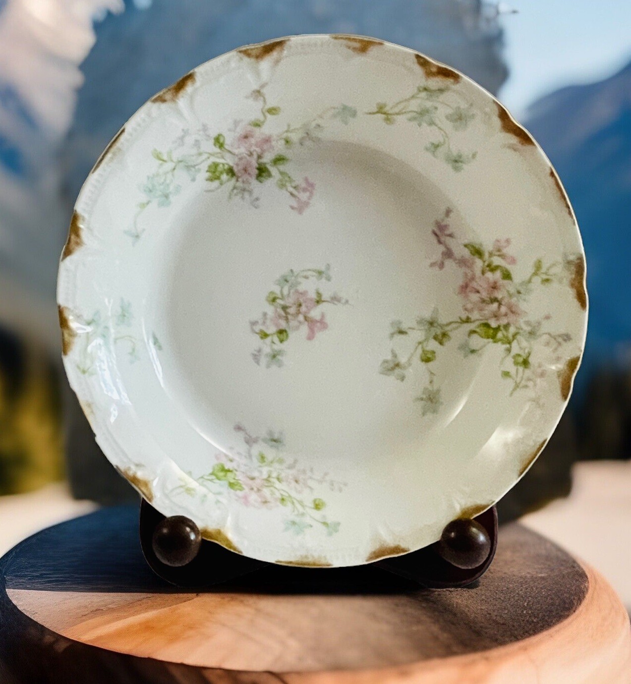 Antique Limoges Theodore Haviland France Scalloped Bowl. Dim: 7 Inches