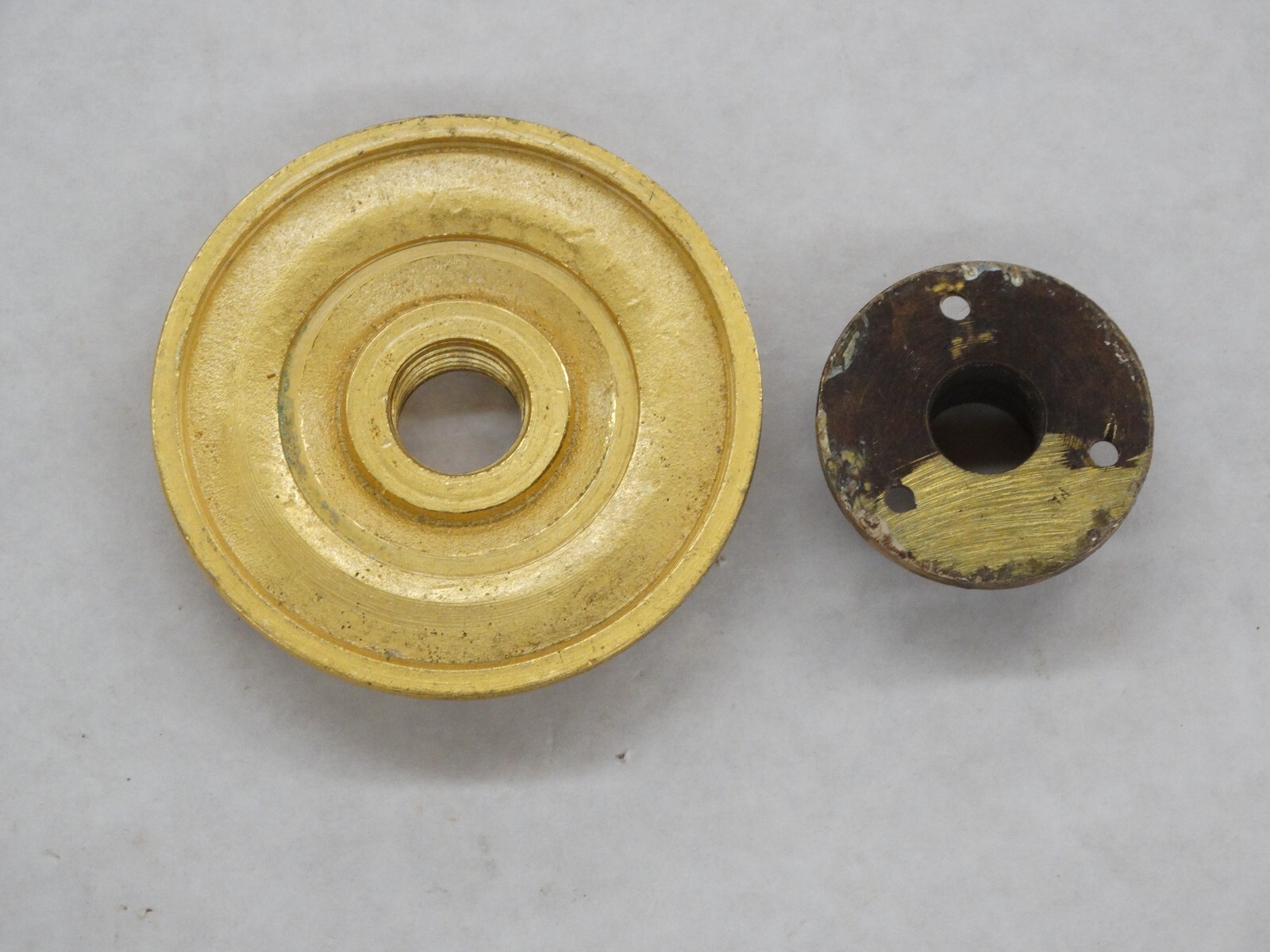 Vintage Round Solid Brass Ornate Doorknob Screw On Back Plate w/ Mounting Plate