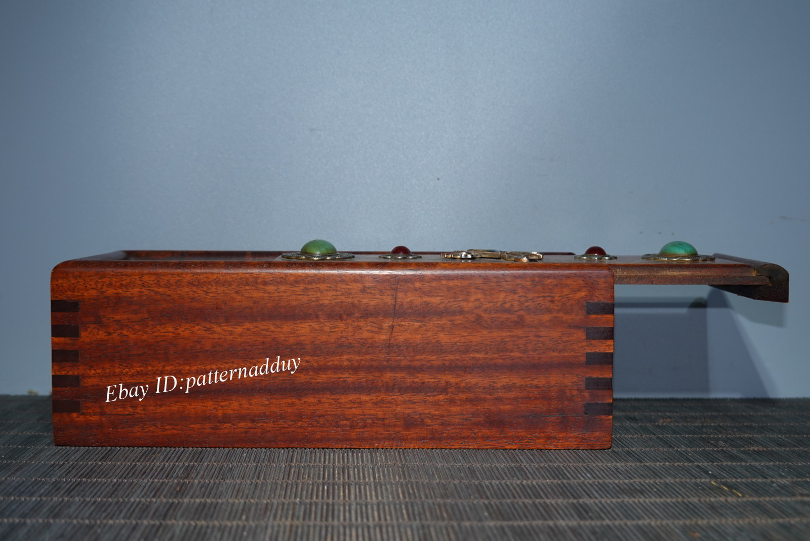 Craft of Inlaid Jewelry Box with Rosewood Colored Shells From The Old Collection