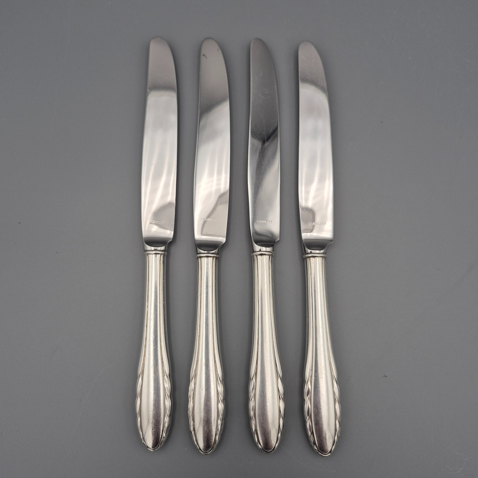 Set of 4 – Gorham Lyric Sterling Handle Table Knives 8 7/8″ No Mono