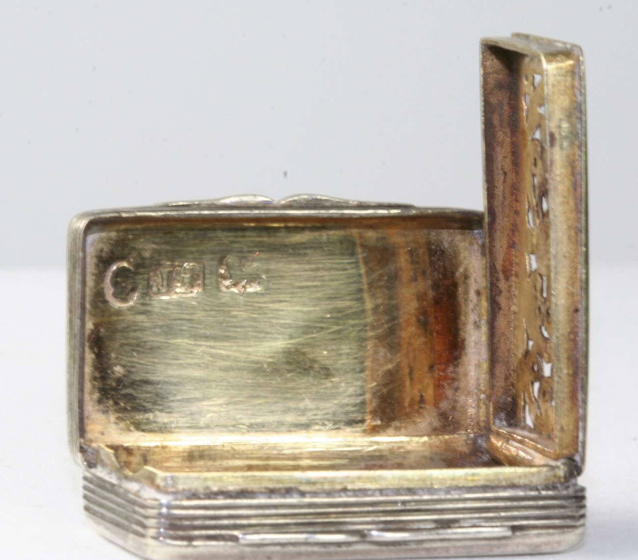 GEORGIAN ANTIQUE STERLING SILVER VINAIGRETTE JOHN SHAW