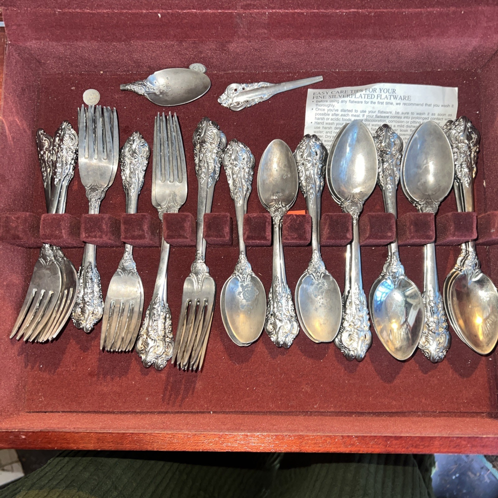 Baroque by Godinger Silver Plate Flatware Set Of 51 In Wood Felt Lined Box As Is