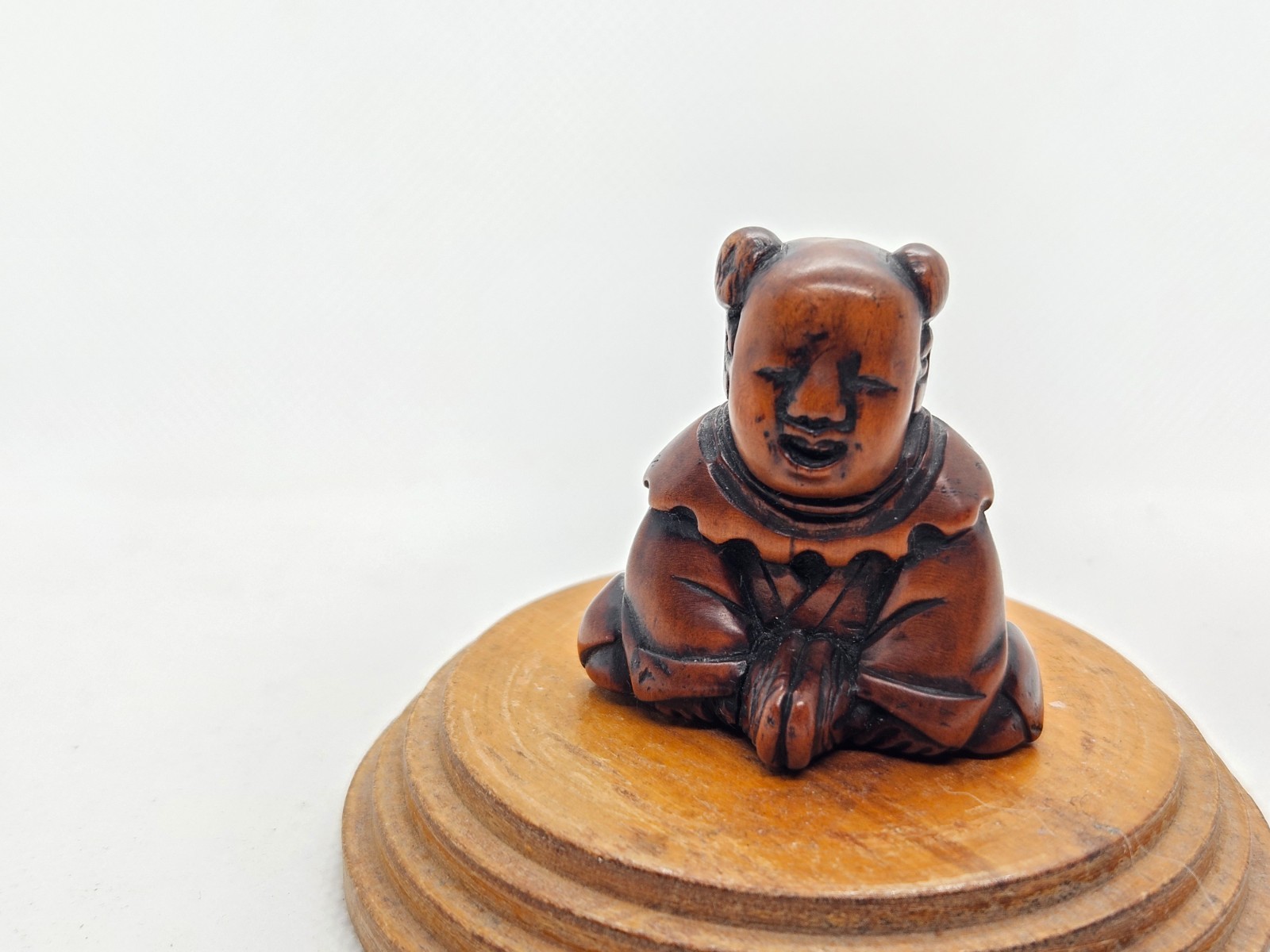 Japanese Boxwood Netsuke of Seated Child (Karako) – Edo/Meiji Period, Unsigned