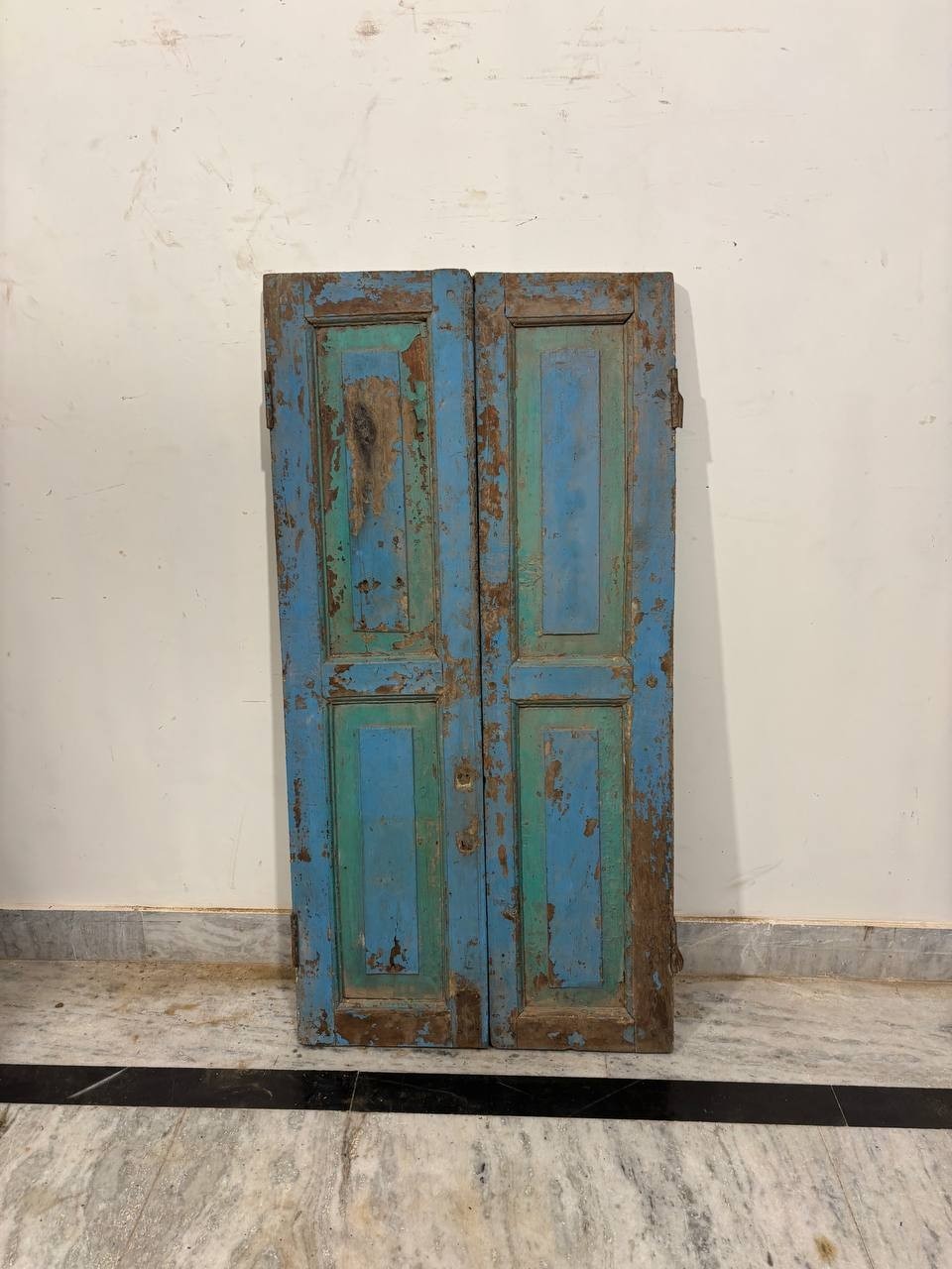 Antique Hand-Carved Indian Window Frame: 19th Century Architectural Wall Decor