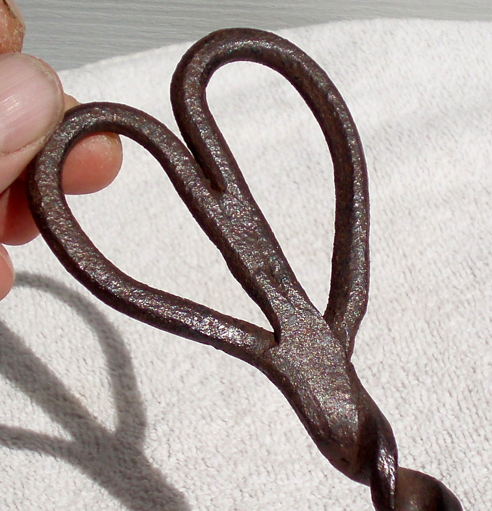 1700’S ? PRIMITIVE ANTIQUE BLACKSMITHED TWISTED IRON TOOL W/ HEART SHAPED HANDLE