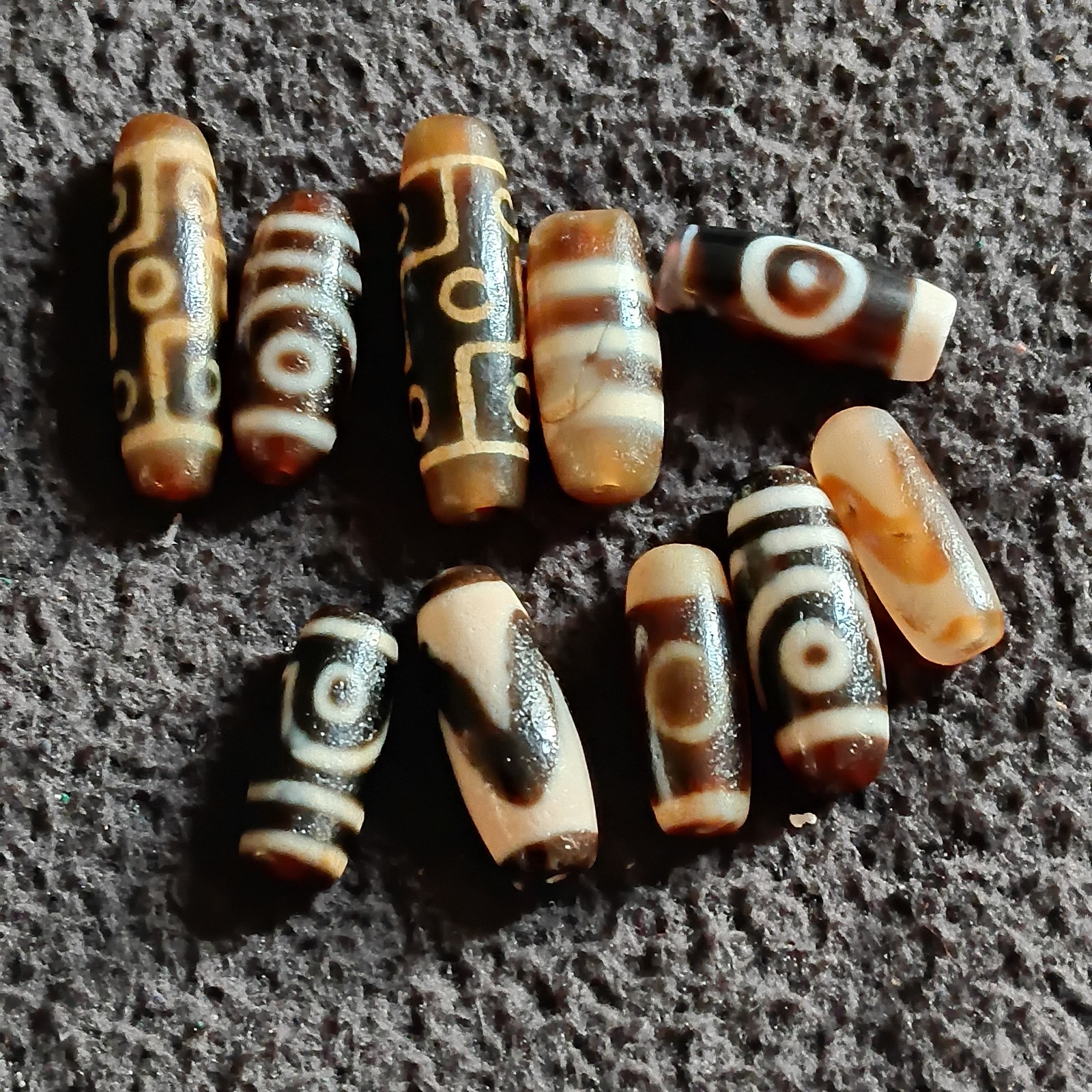 Tibetan Agate Pre 1800s Dzi Bead Lot