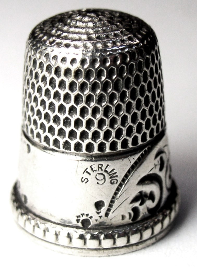Antique Simons Bros. Sterling Silver Thimble “Chased Running Scrolls” C1890s