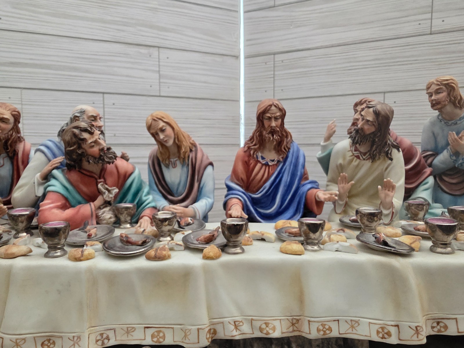 Last Supper Capodimonte by Germano Cortese 24inch x12 inch × 9 inch approx.