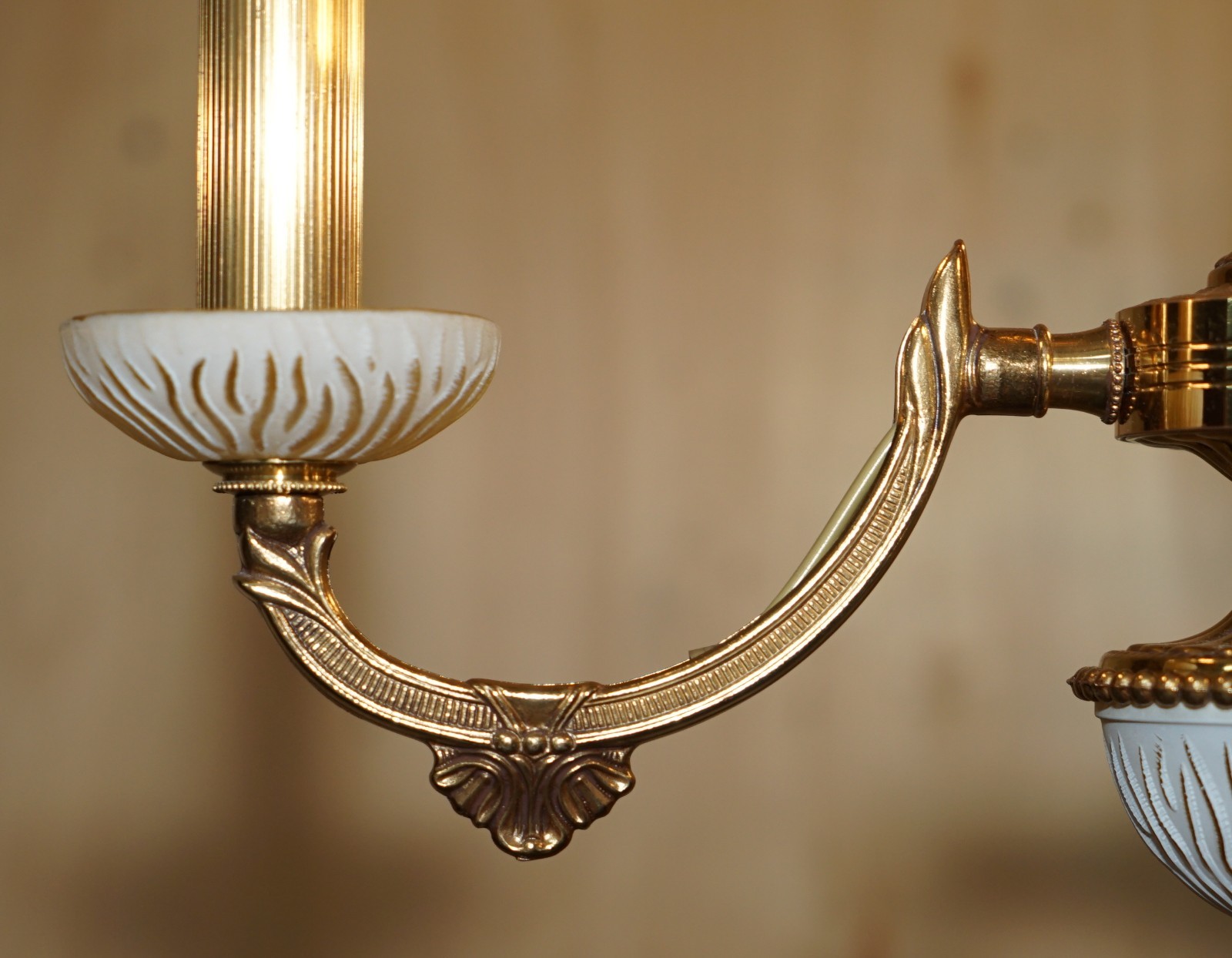 1 OF 4 RECCAGNI MADE IN ITALY BRASS & FROSTED GLASS 3 CANDLE LIGHT CHANDELIER