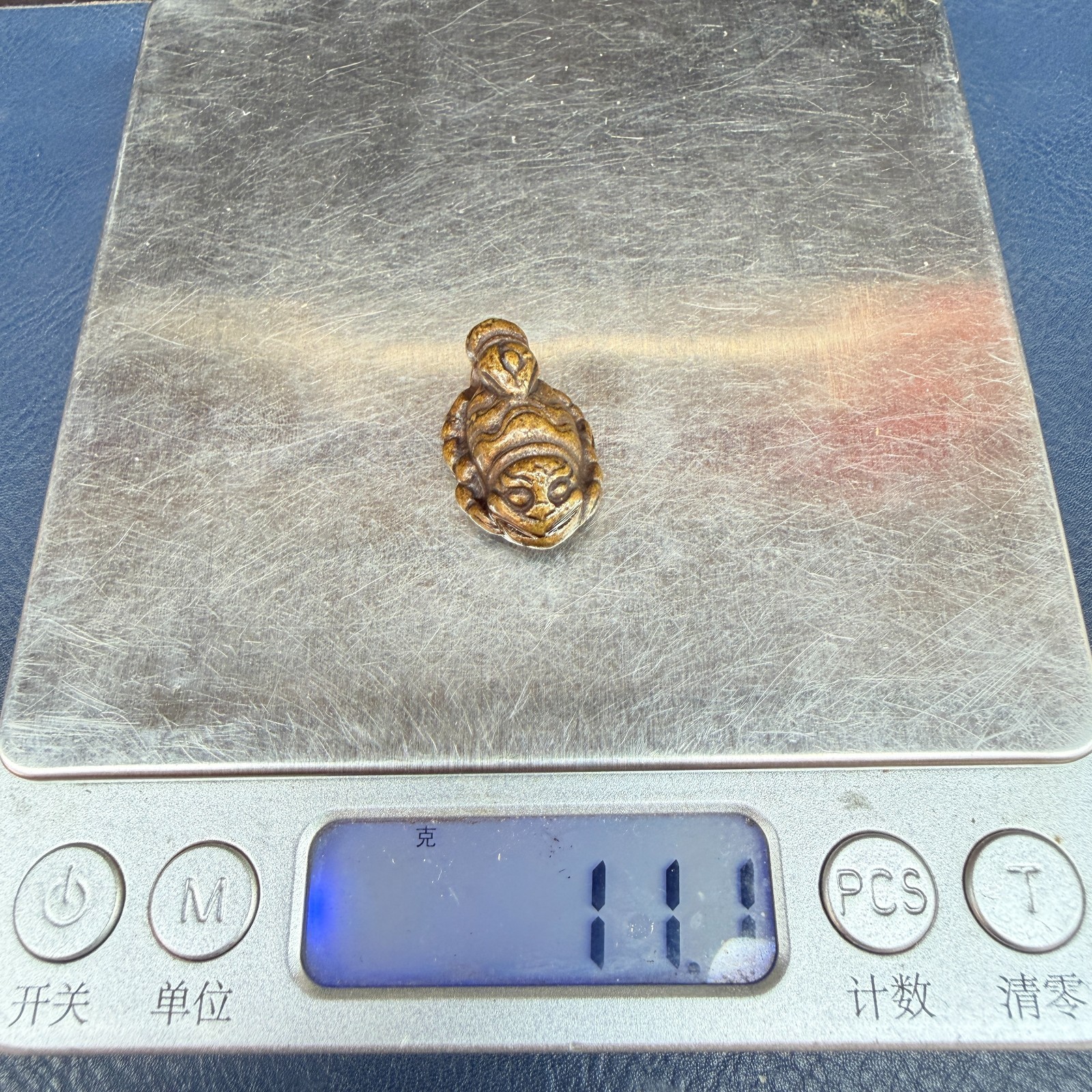 2 PCS Old Chinese Tibetan Buddhism Yellow Lima Copper Scorpion Pendant Amulet