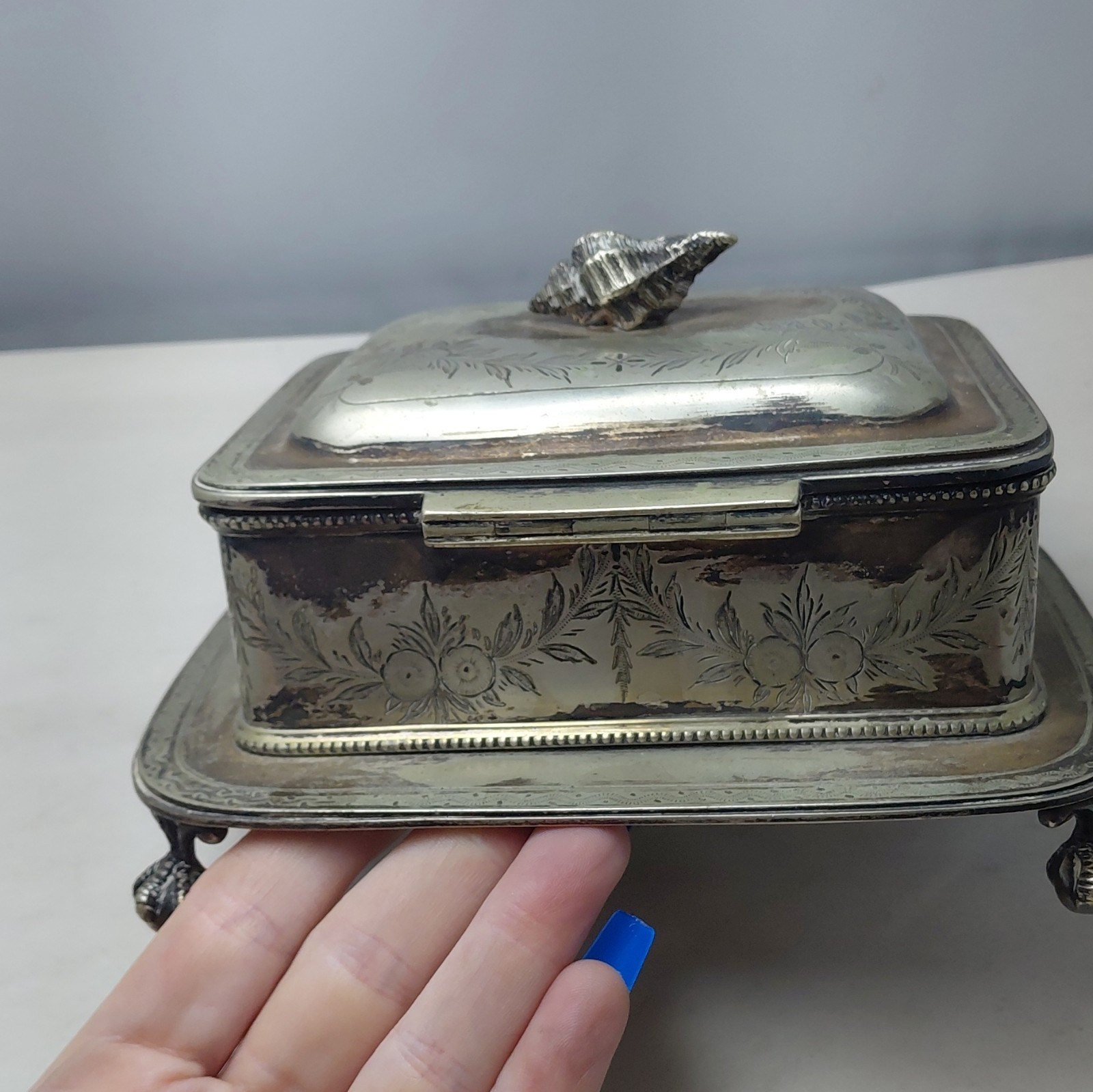 Hukin & Heath Silverplate Victorian Floral Art Nouveau Footed Dish w/ Lid