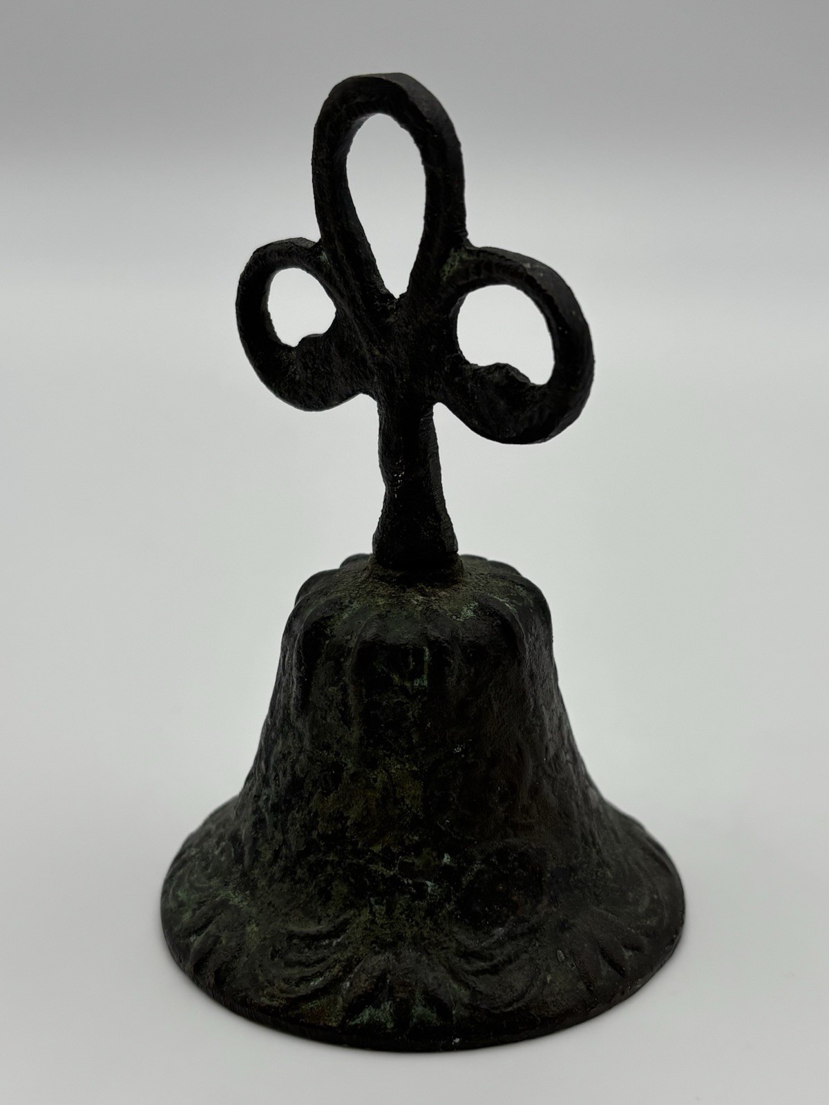Antique Bronze Mission Hand Bell Trefoil Handle Embossed Acanthus Dark Patina 4″