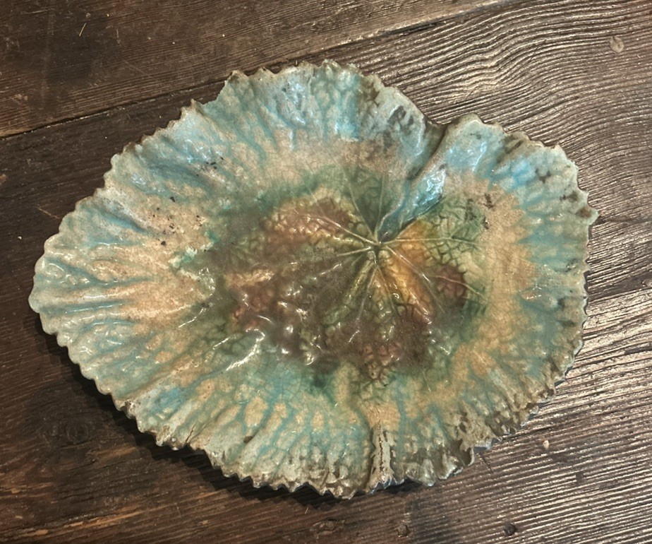 Antique MAJOLICA art pottery Begonia Leaf