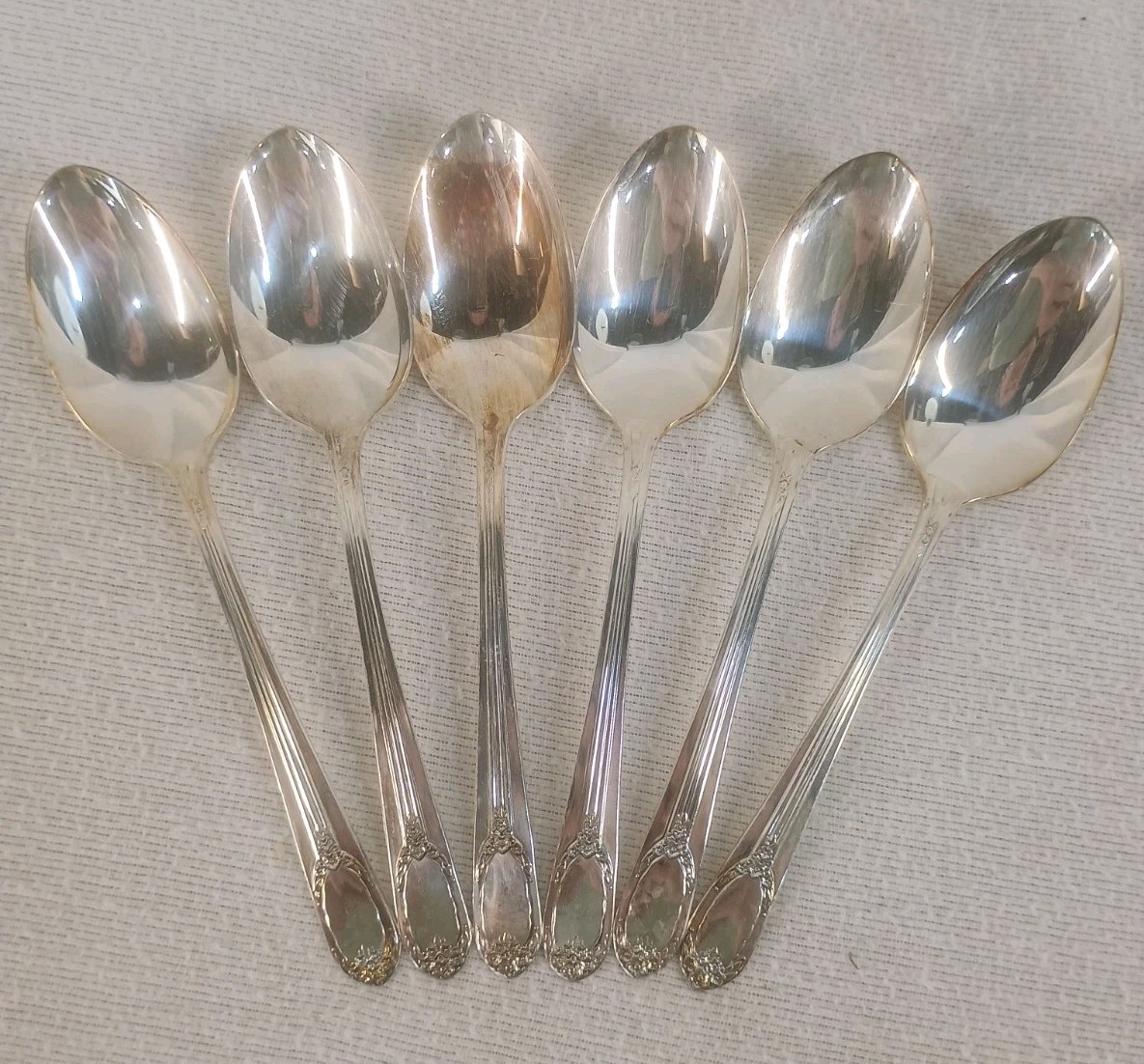 Vintage Rogers Bros Silverplate 7.5″ Oval Soup Spoons Garland Rapture 1937 Set 6