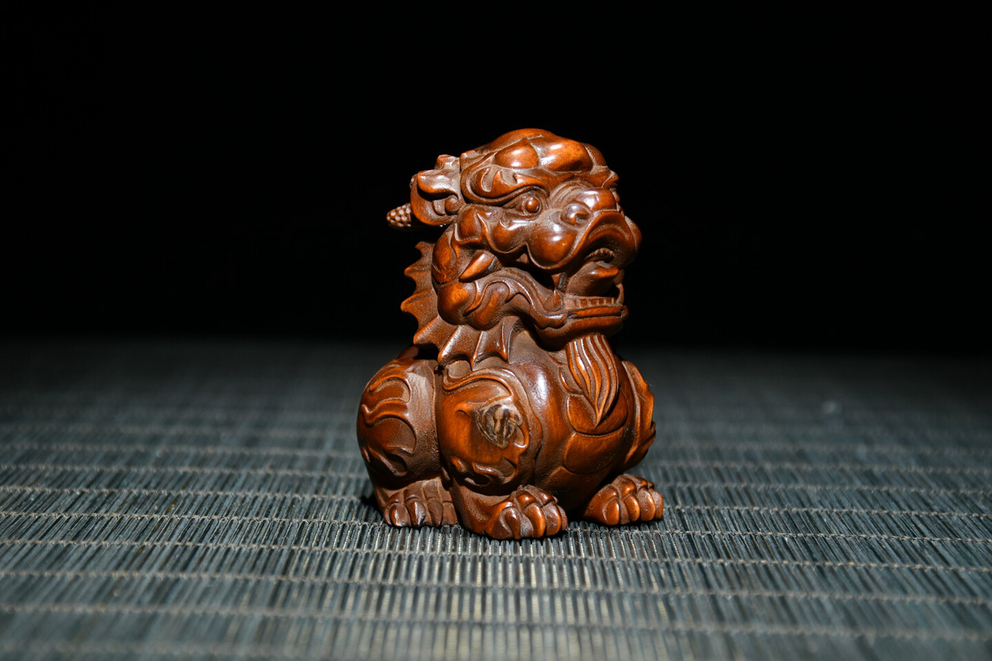 Home Decor Art Gift Chinese Antique Boxwood Sculpture Hand Carved Lion Statue
