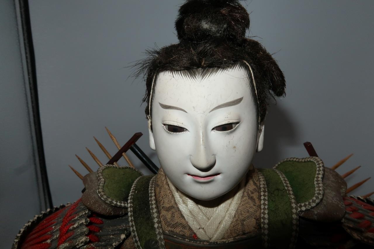 Antique C1900 Japanese Armor Sitting Shogun Samurai Doll Figurine, 12 1/2″
