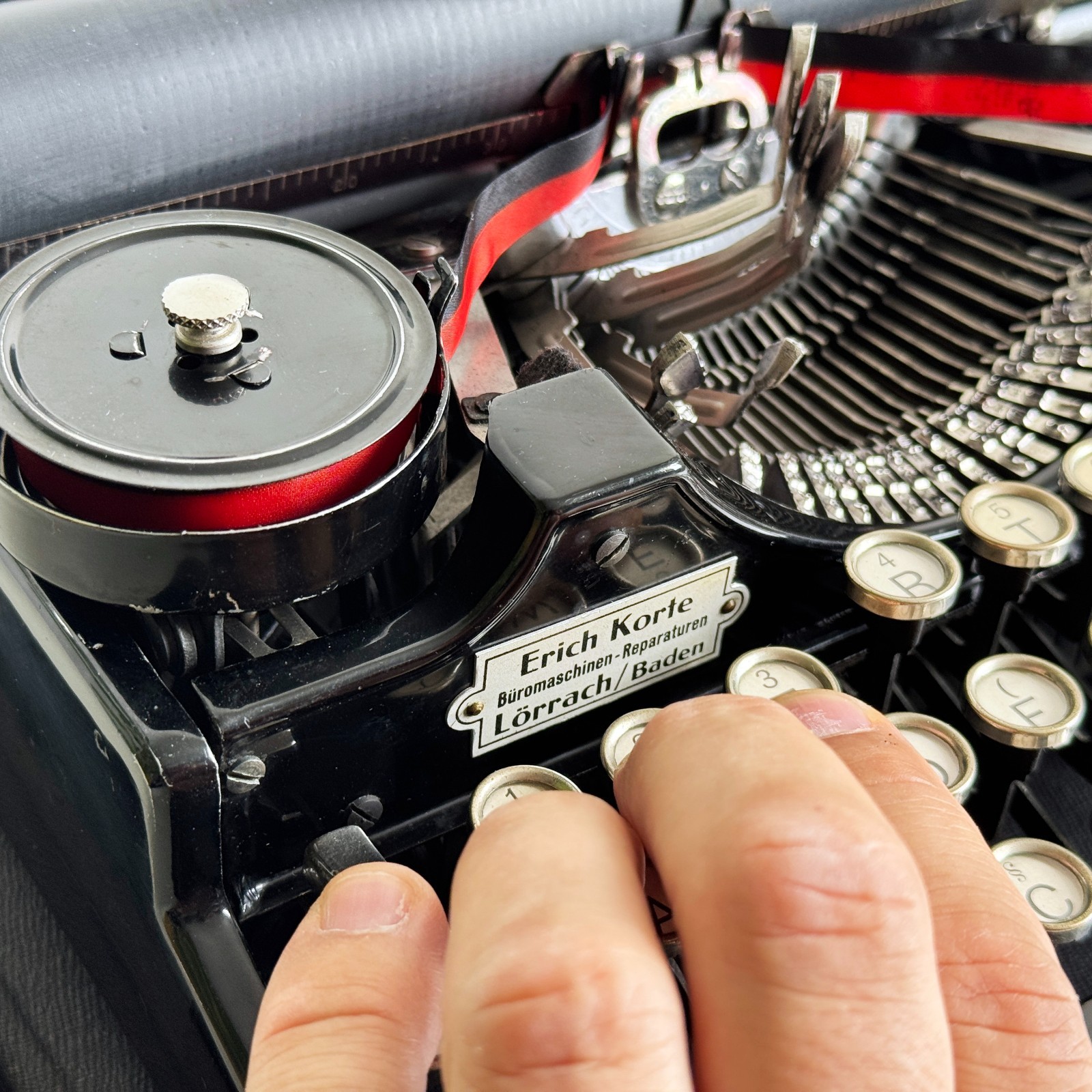 Underwood Standard Portable – Typewriter from 1920 | Working | Serviced