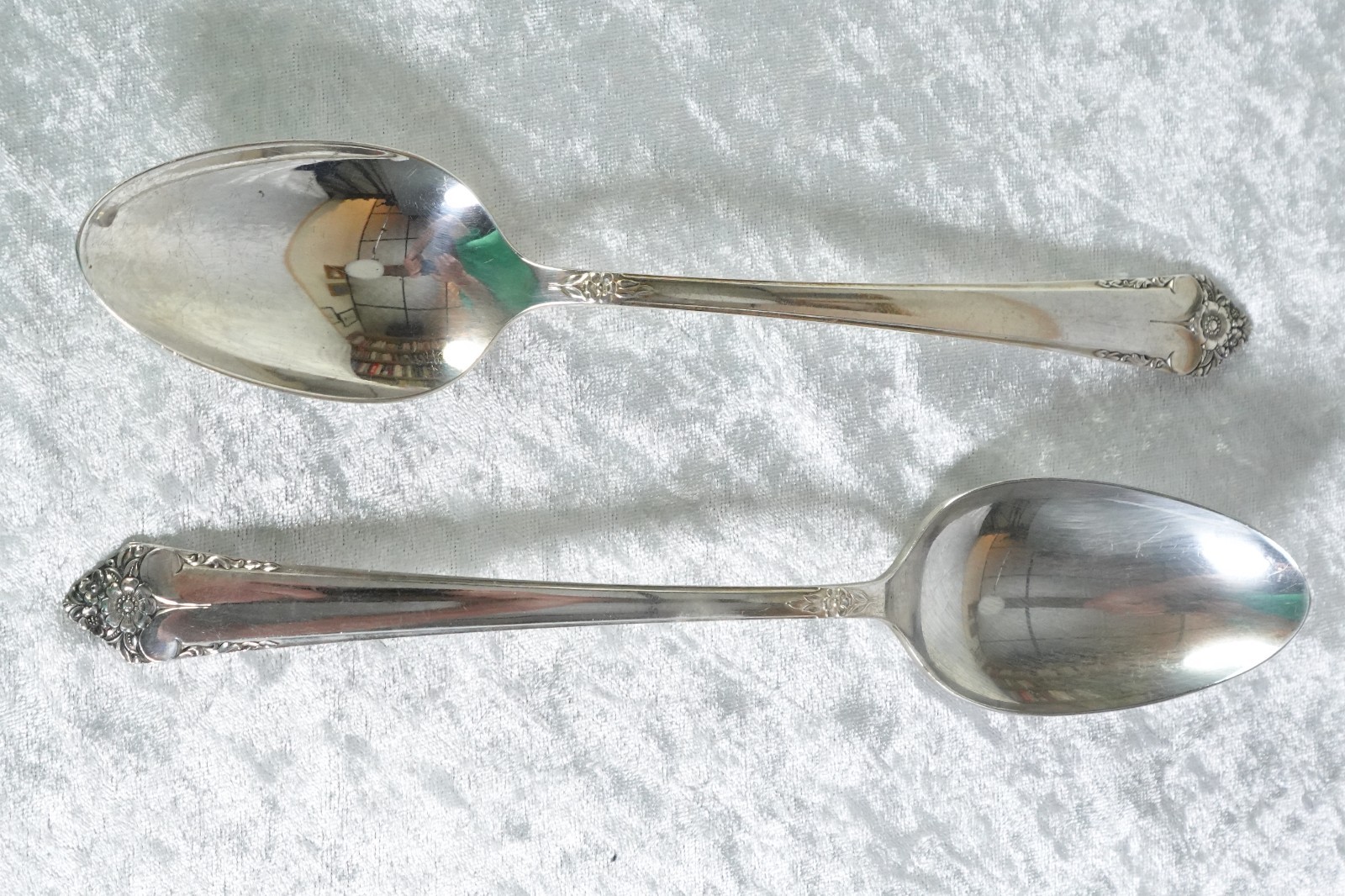 2 STARLIGHT Silverplate Serving Spoons 8 1/4″ International Silver Rogers & Bro