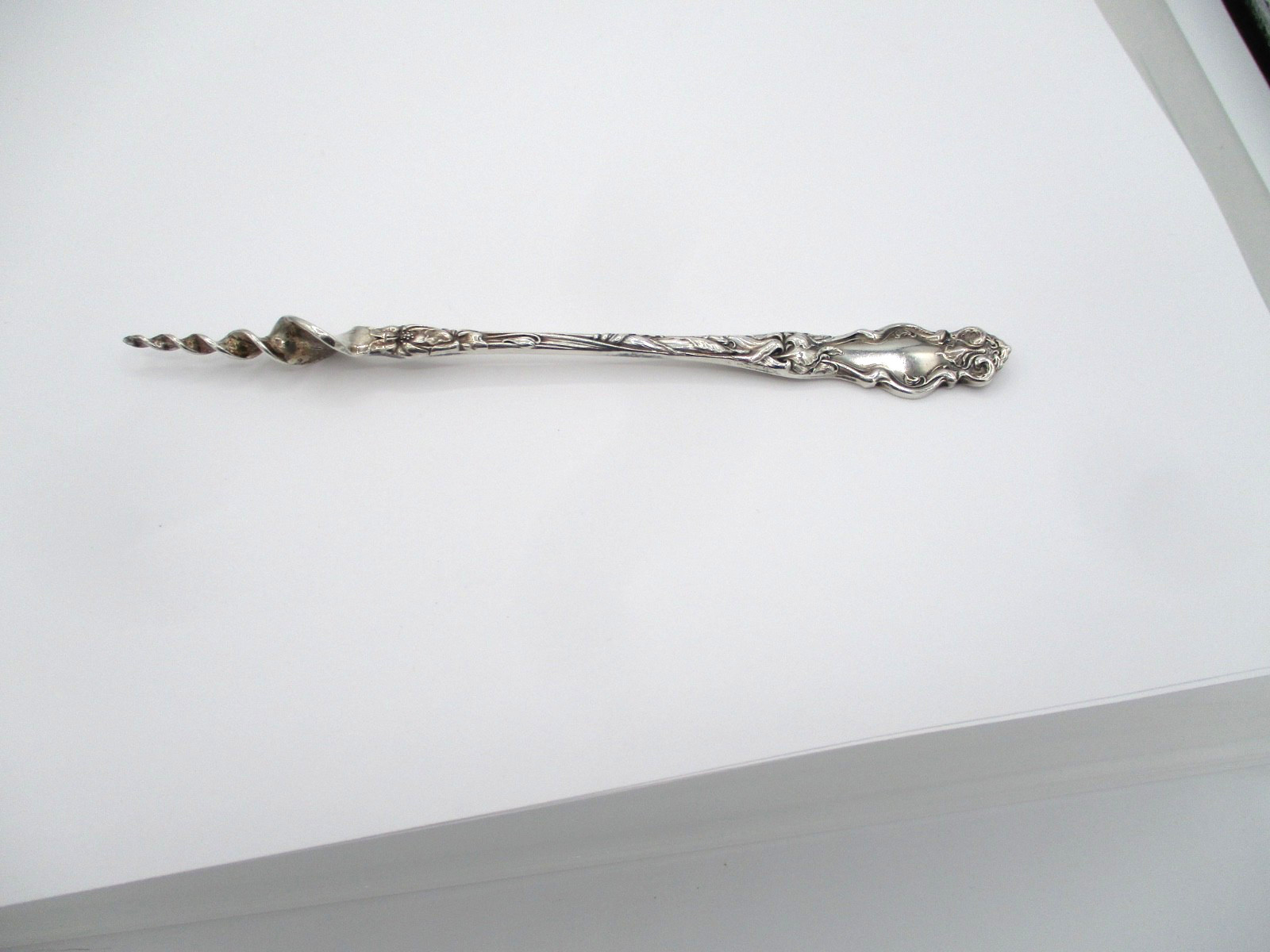 Rare Wallace Eton sterling butter pick! Twist end – No monogram