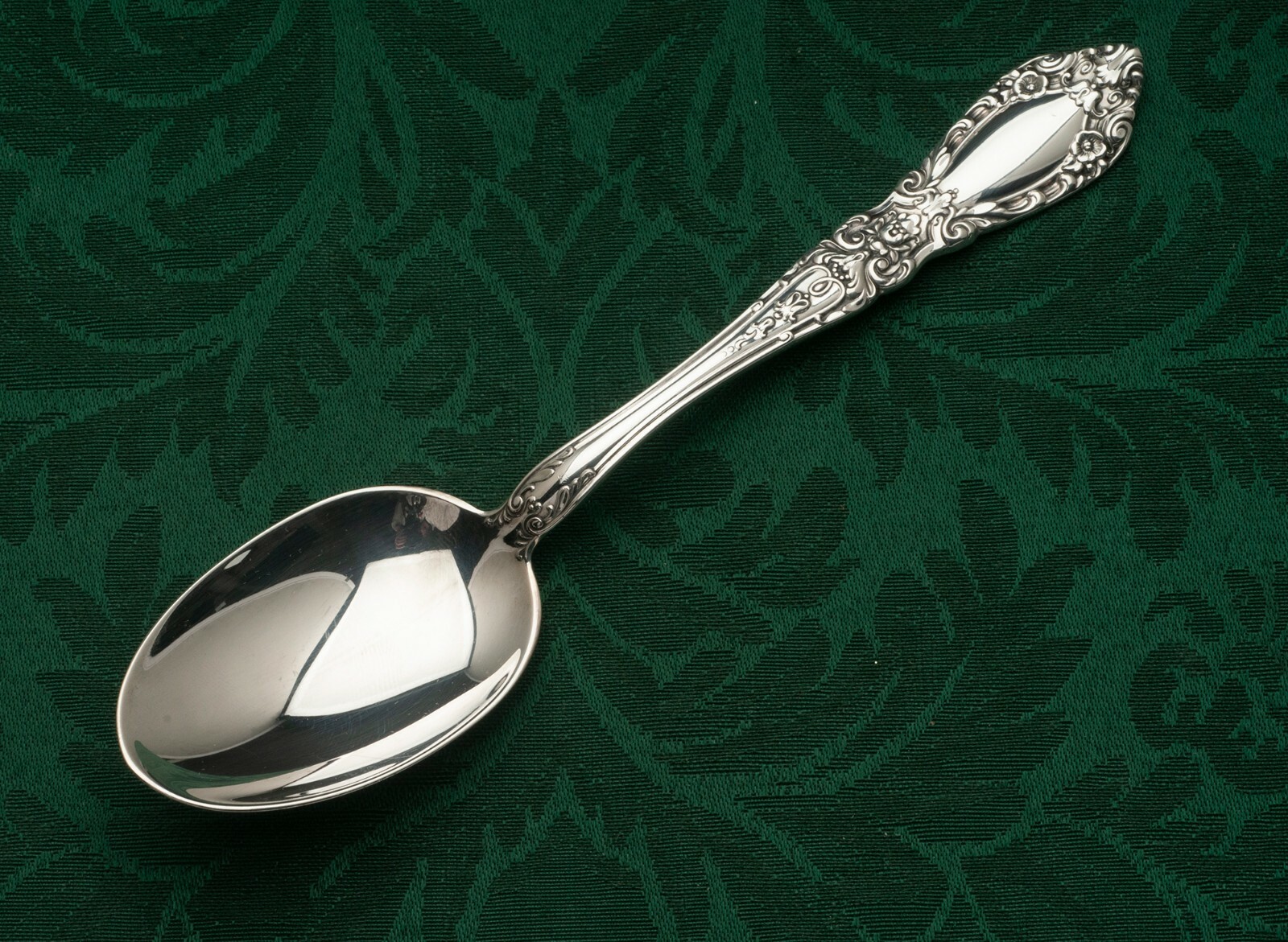 Prince Eugene by Alvin Sterling Silver large Oval Soup Spoons 7″