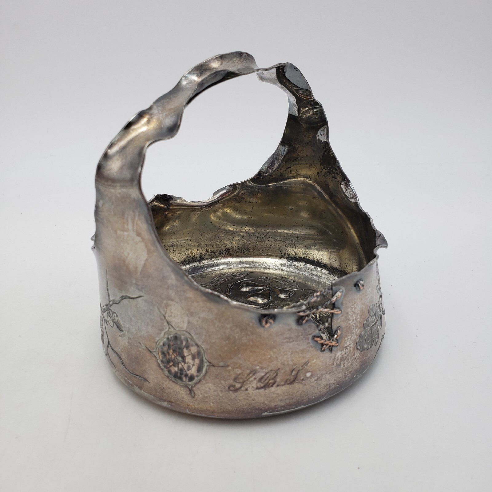 Pairpoint Mfg & Co. Quadruple Silverplate 2914 Basket – Unique Design (!)