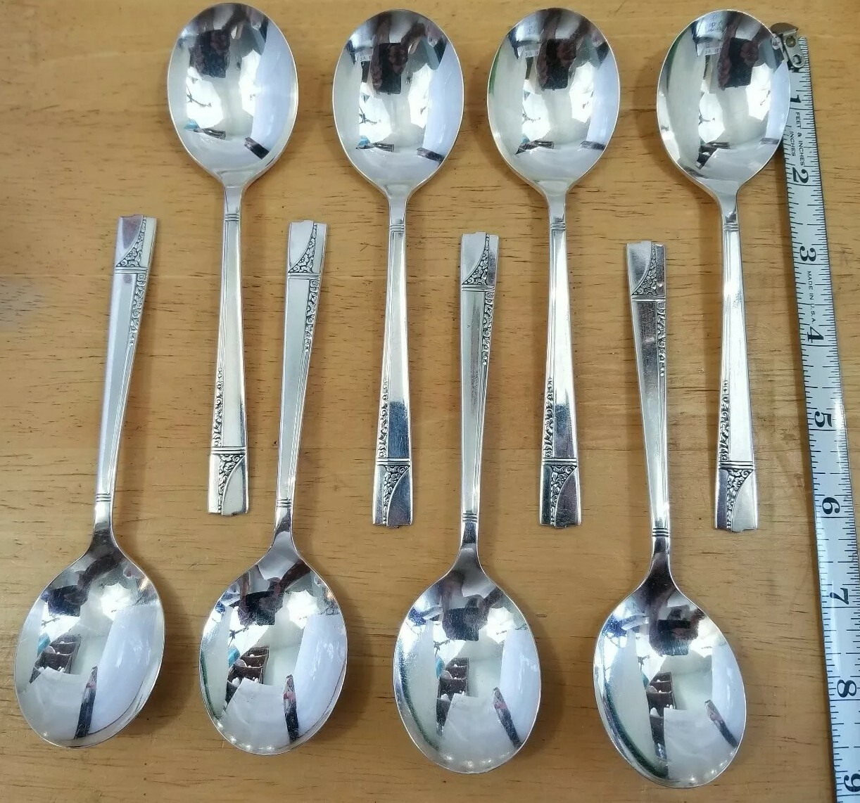 LOT OF 8 VINTAGE 1937 CAPRICE PATTERN SILVERPLATED ROUND BOWL CREAM SOUP SPOONS