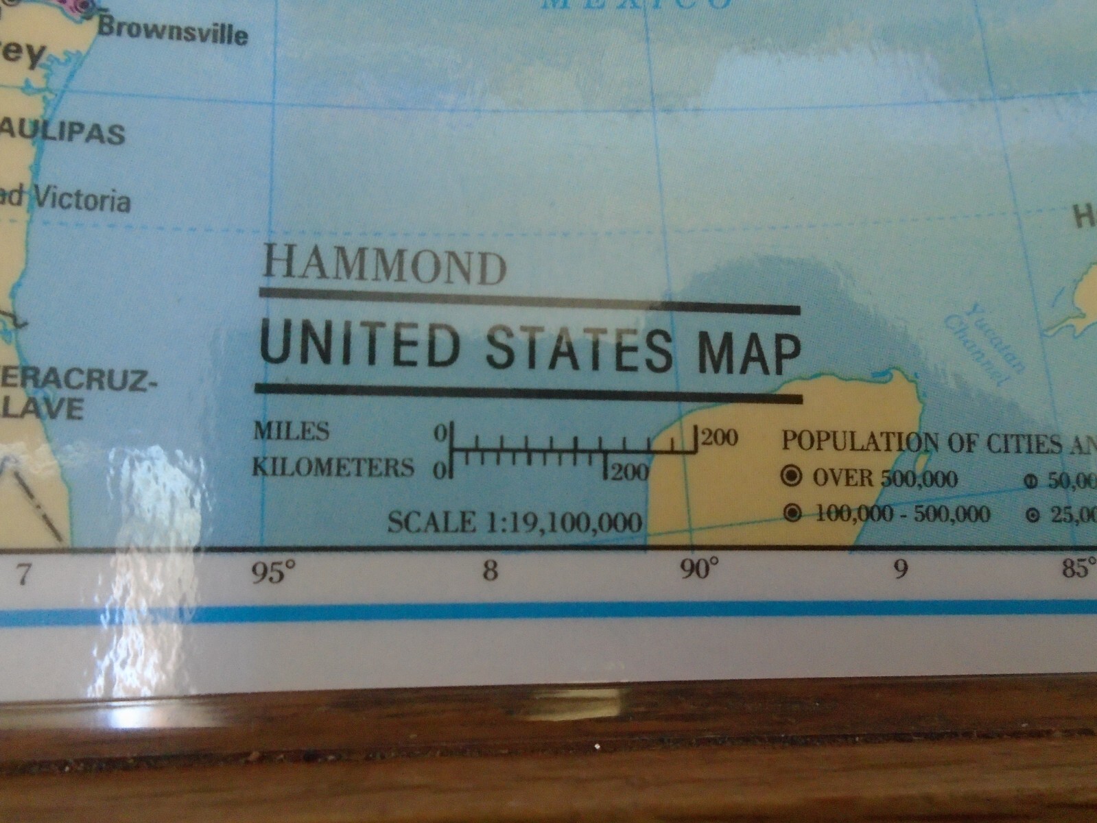 Hammond International World & US Map Laminated 11″ x 8 1/2″ EUC