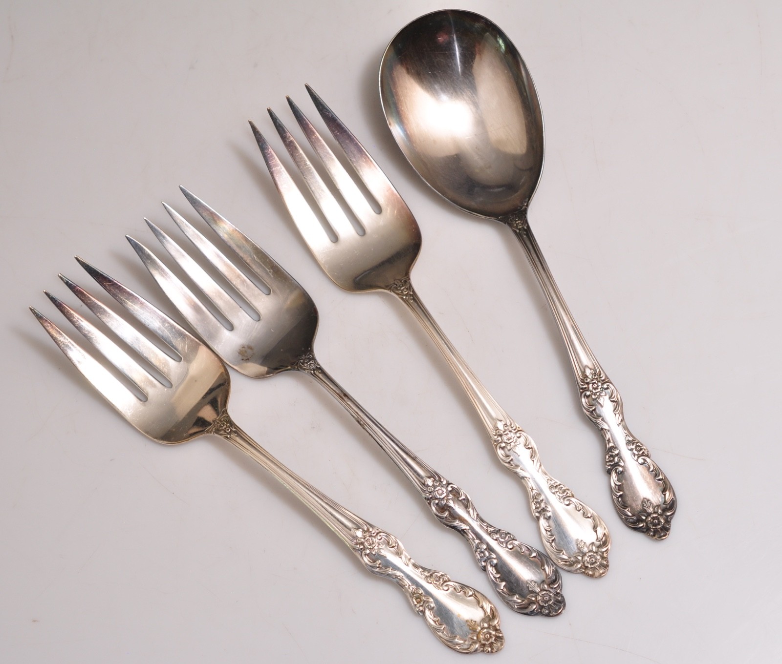 WM Rogers GRANDE ELEGANCE Silver Extra Plate Original Rogers 4 pieces