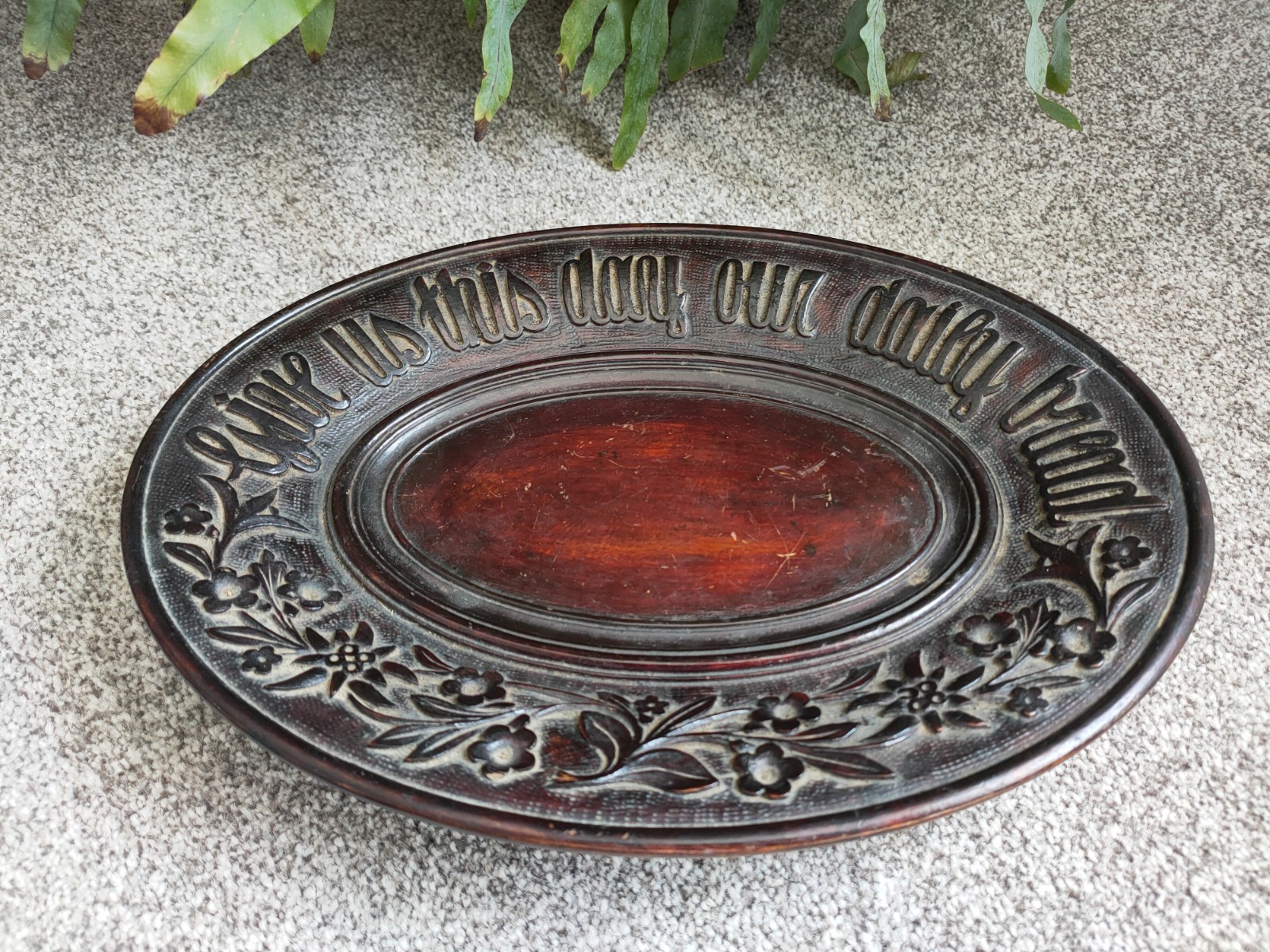 Black Forest Plate Give Us This Day Our Daily Bread 30cm Rare Carved Music Box