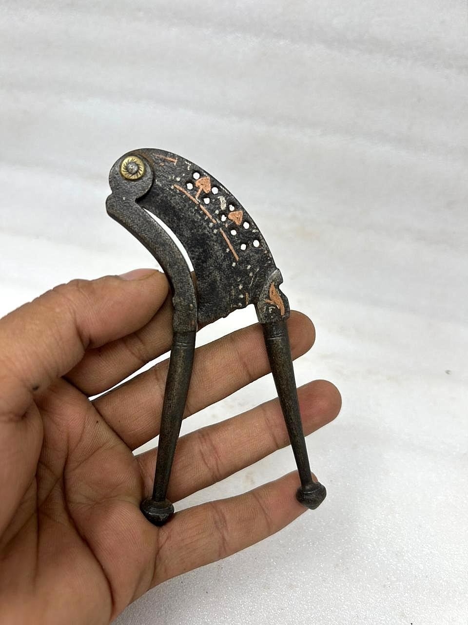 Antique Iron Hand Made Unique Leaf Design Betel Nut Cutter Walnut Cracker