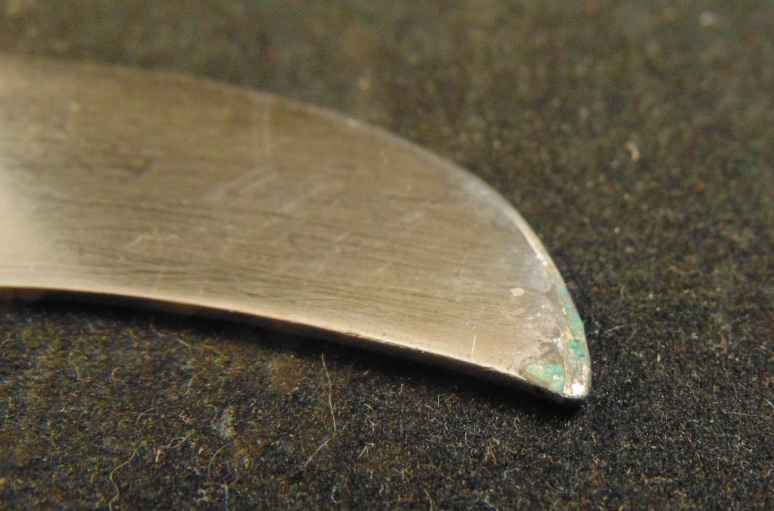 ASSYRIAN HEAD 1899 Rogers Silverplate Cake Knife or Saw No Monogram bb