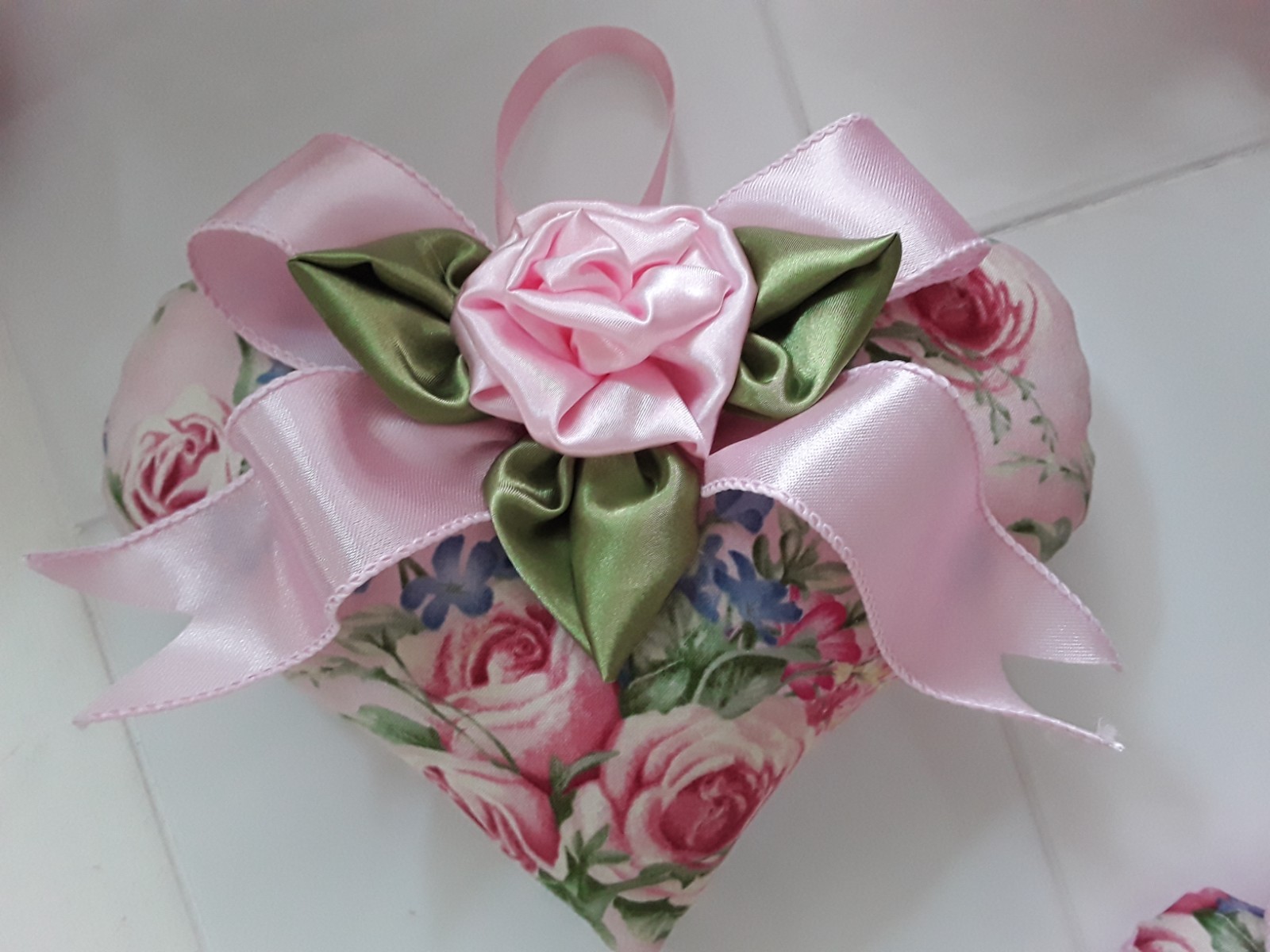 PINK CABBAGE ROSES COTTAGE ROSES NEW FABRIC BIG DECORATIVE HEART ORNAMENT