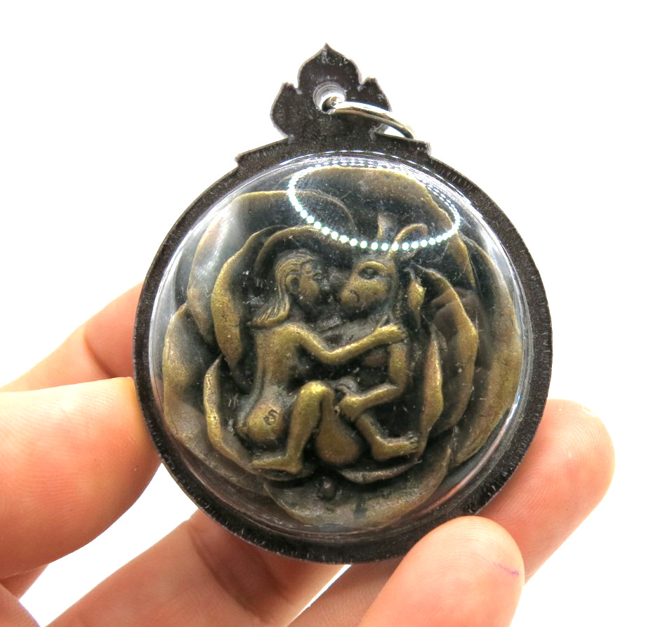 Erotic Thai Amulet Pendant Bunny Charm Rabbit Sep Nang Love Magic Kruba Wang