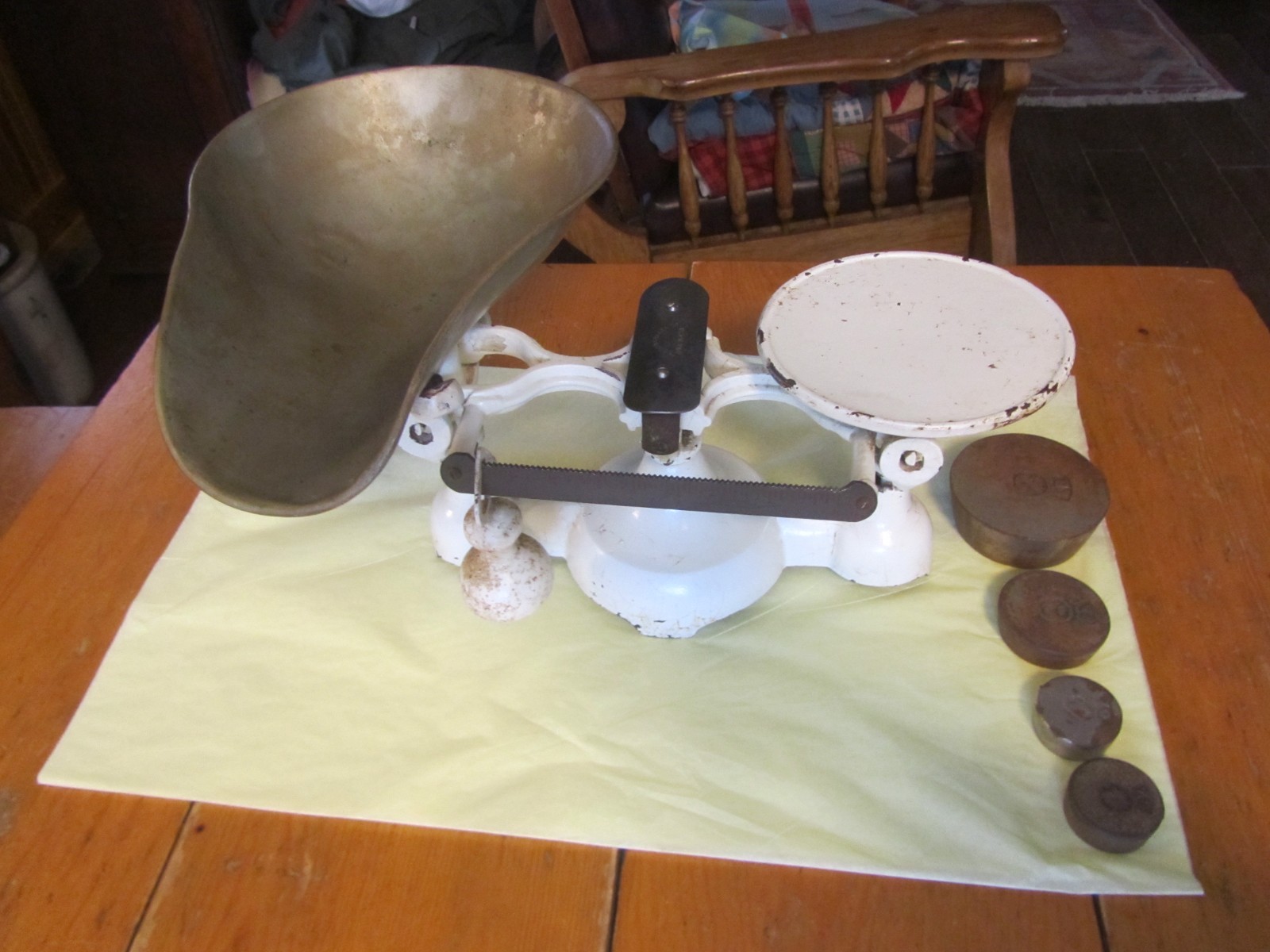 Vintage Antique Penn bakers scale works great brass scale bar 0-16