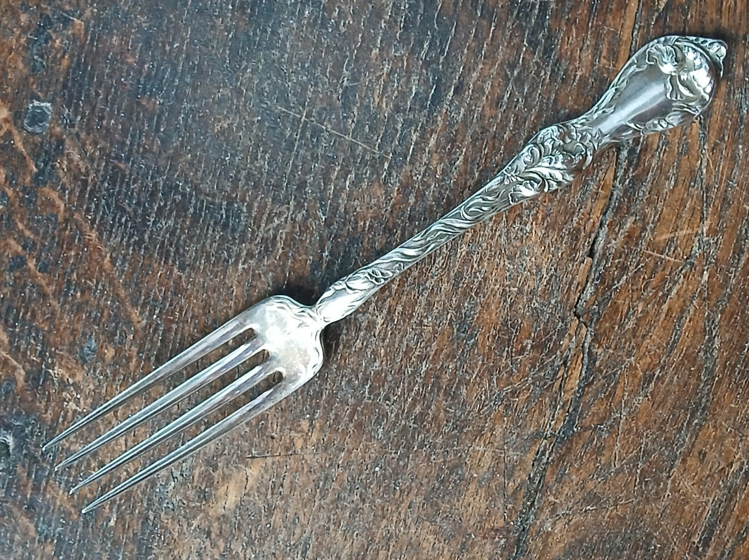Antique Sterling REED & BARTON INTAGLIO 1905 multi-motif Luncheon Fork No Mono