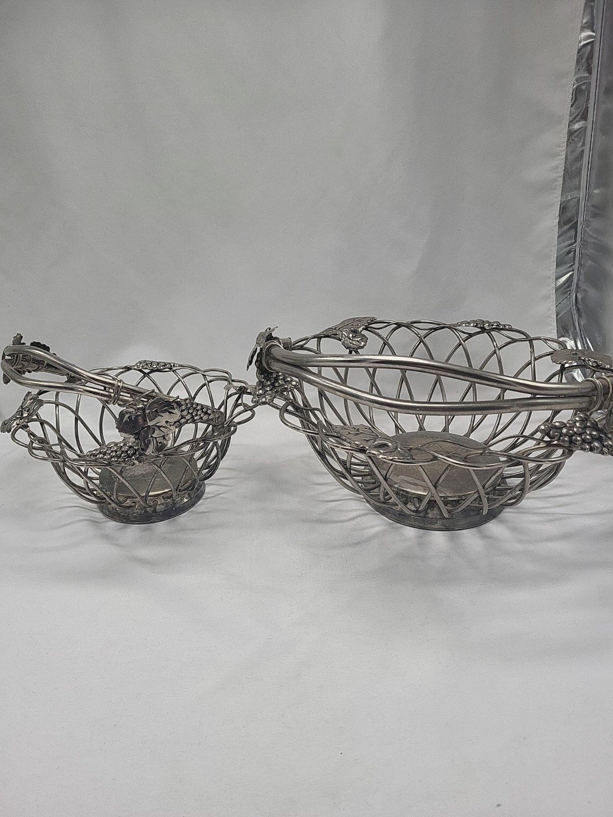 Godinger Silver Art Co. – Silver Plated Baskets W/Handles – Grapes/Leaves/Fruit