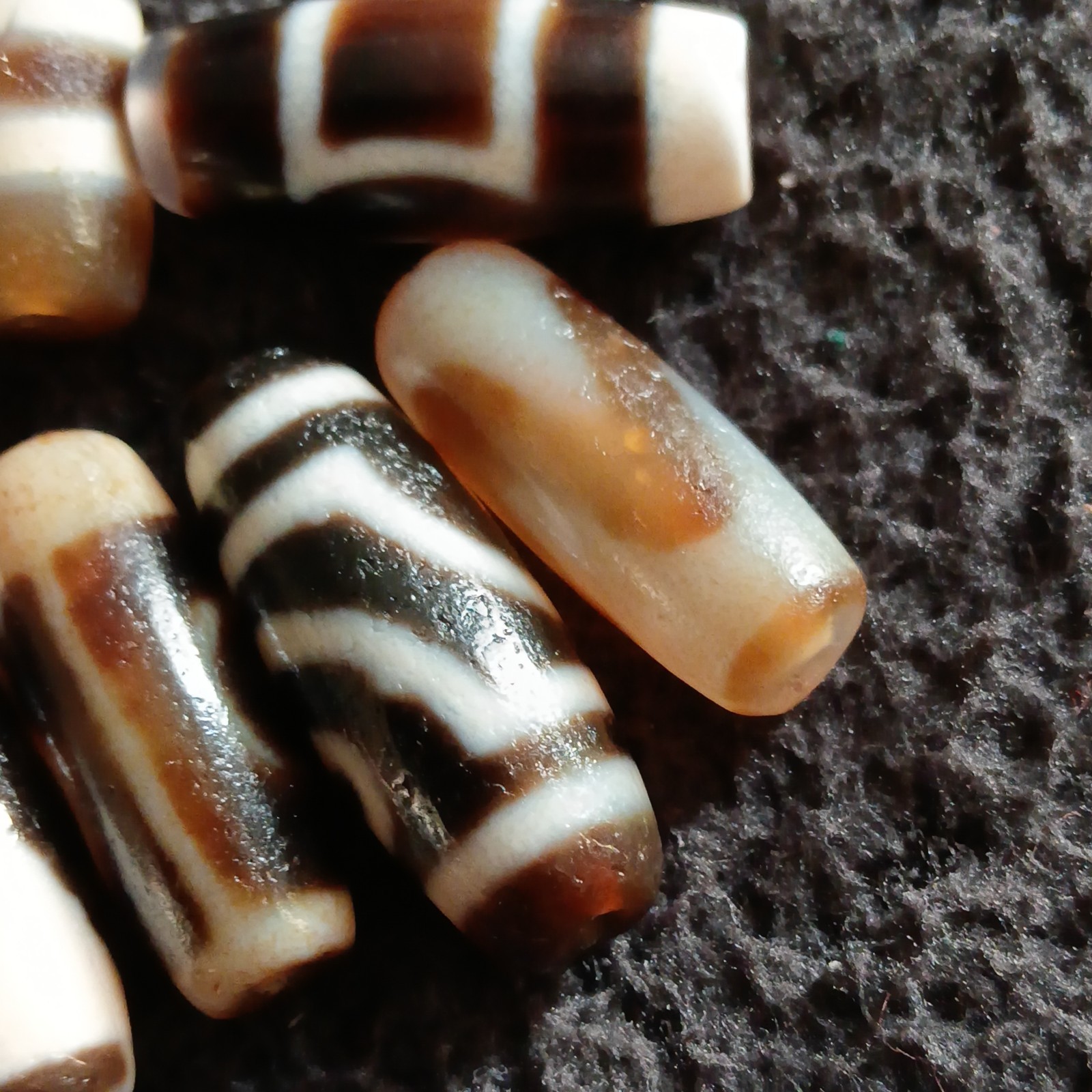 Tibetan Agate Pre 1800s Dzi Bead Lot