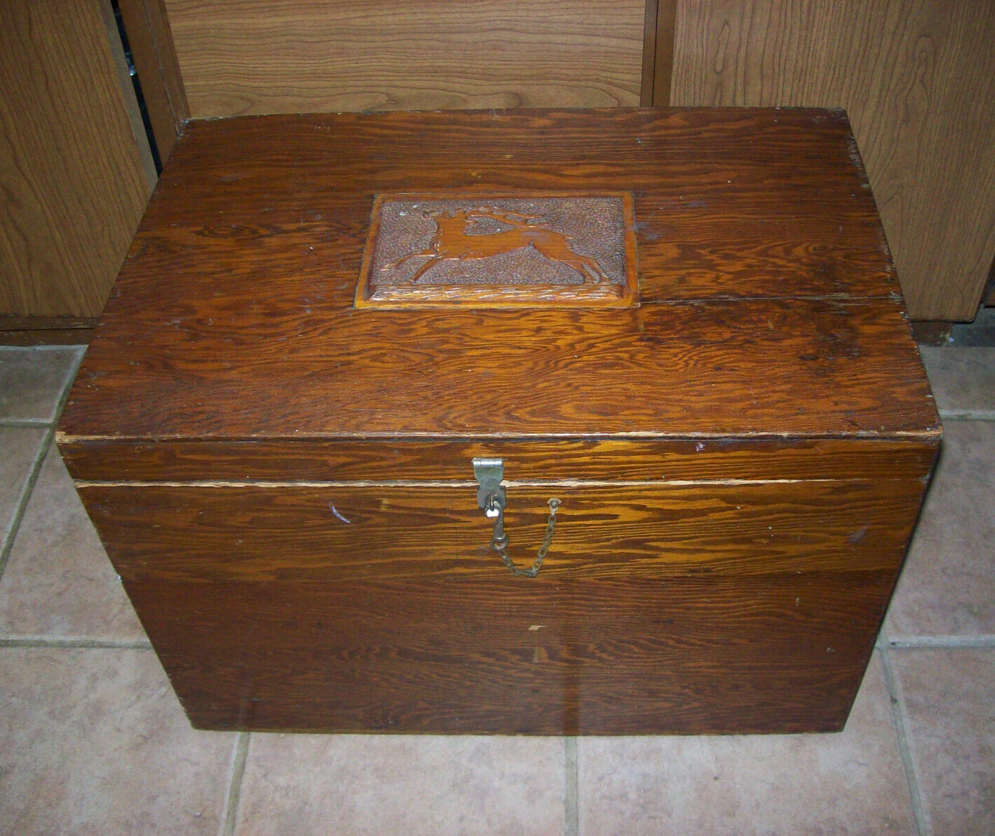 Large ANTIQUE FOLK ART WOOD BOX TRUNK CHEST Wood Carved Gazelle Deer, AMERICANA