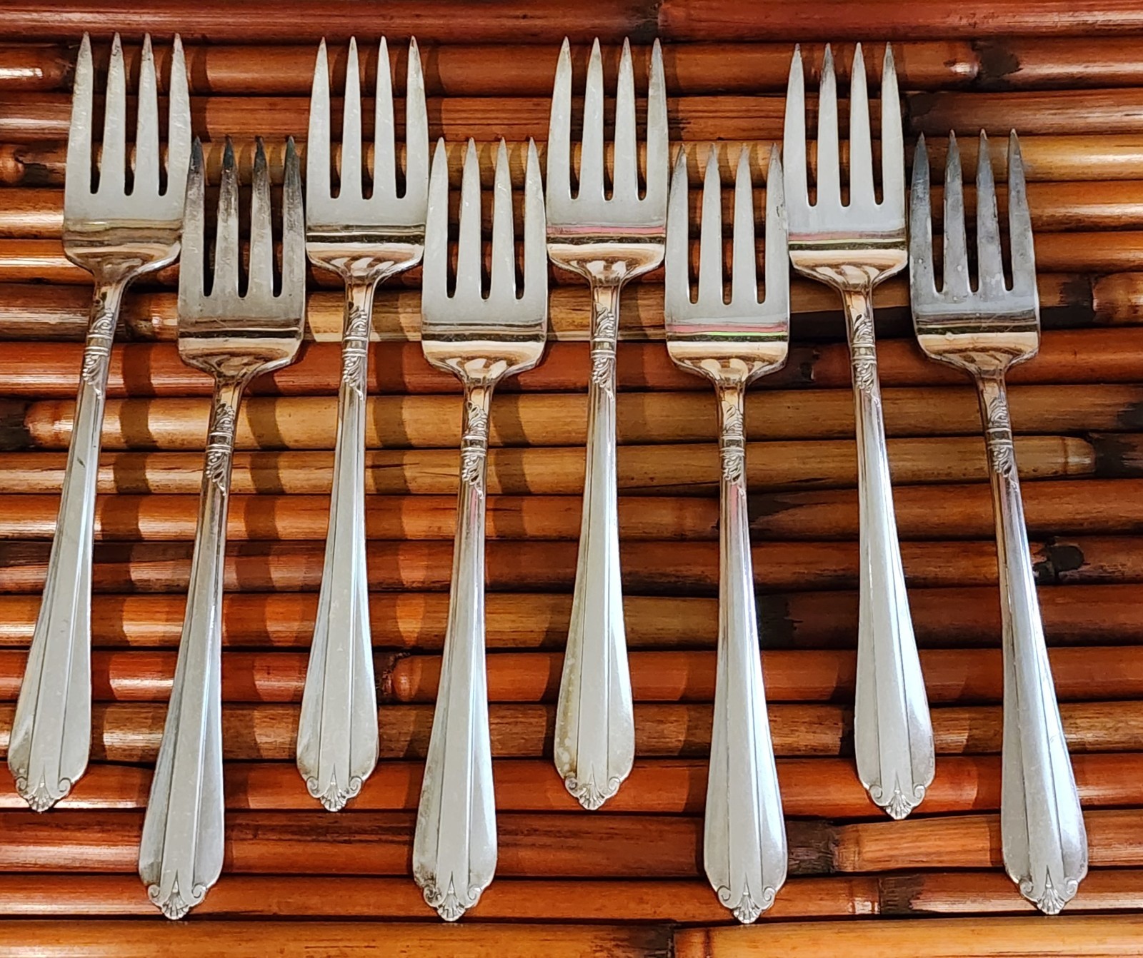8 Wm Rogers Starlight Claridge Pattern 6 3/8″ Salad Forks International Silver