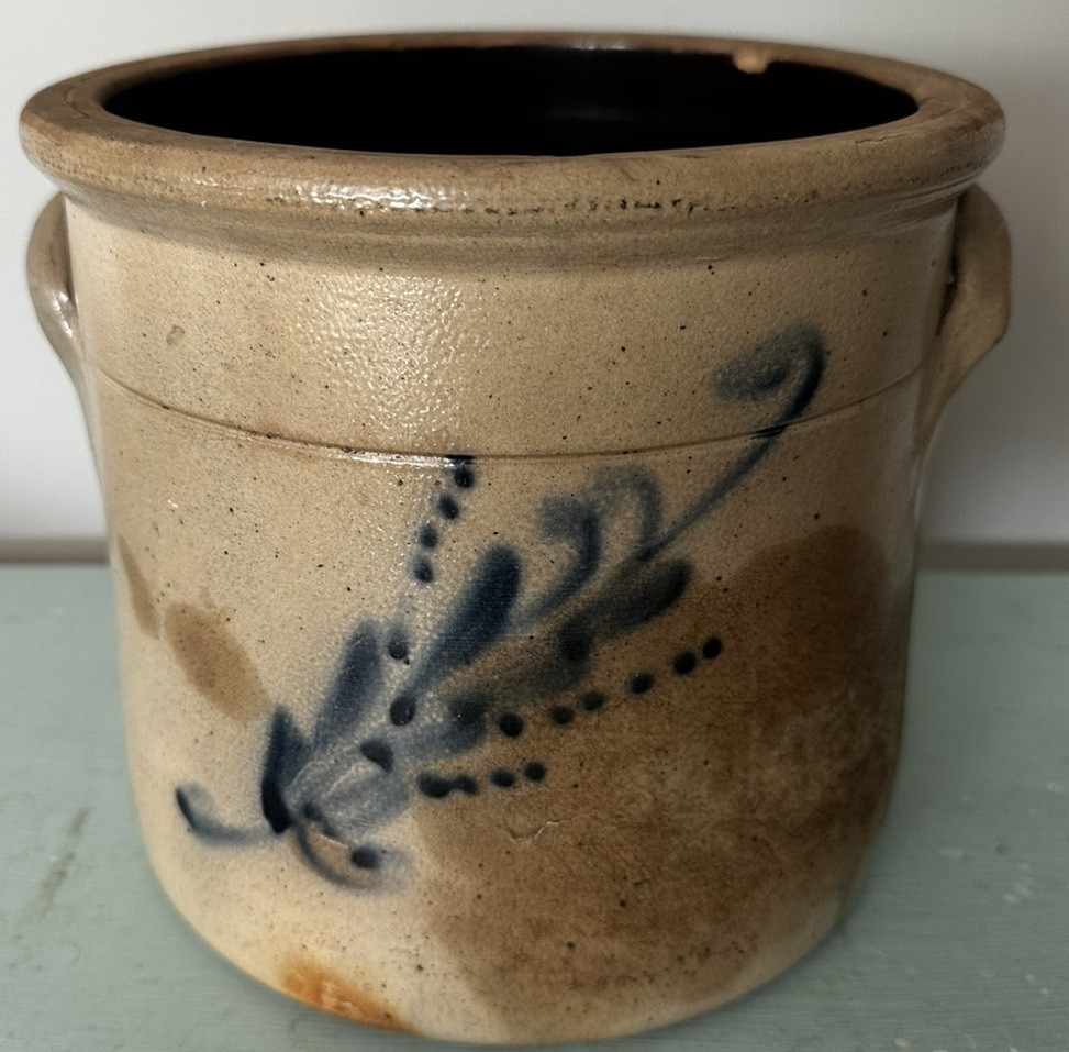 Antique Salt Glazed 1 Gallon Stoneware Crock / 7.75” High x 8″ Wide