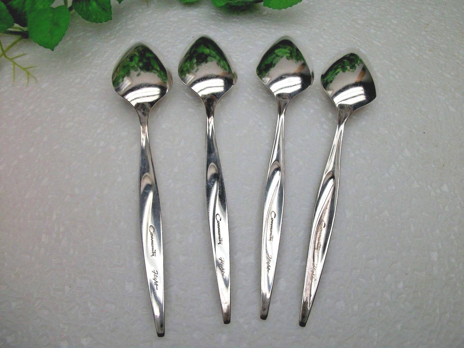4 Oneida Community Silver FLIGHT Silverplate 6 1/8″ Teaspoons 1963