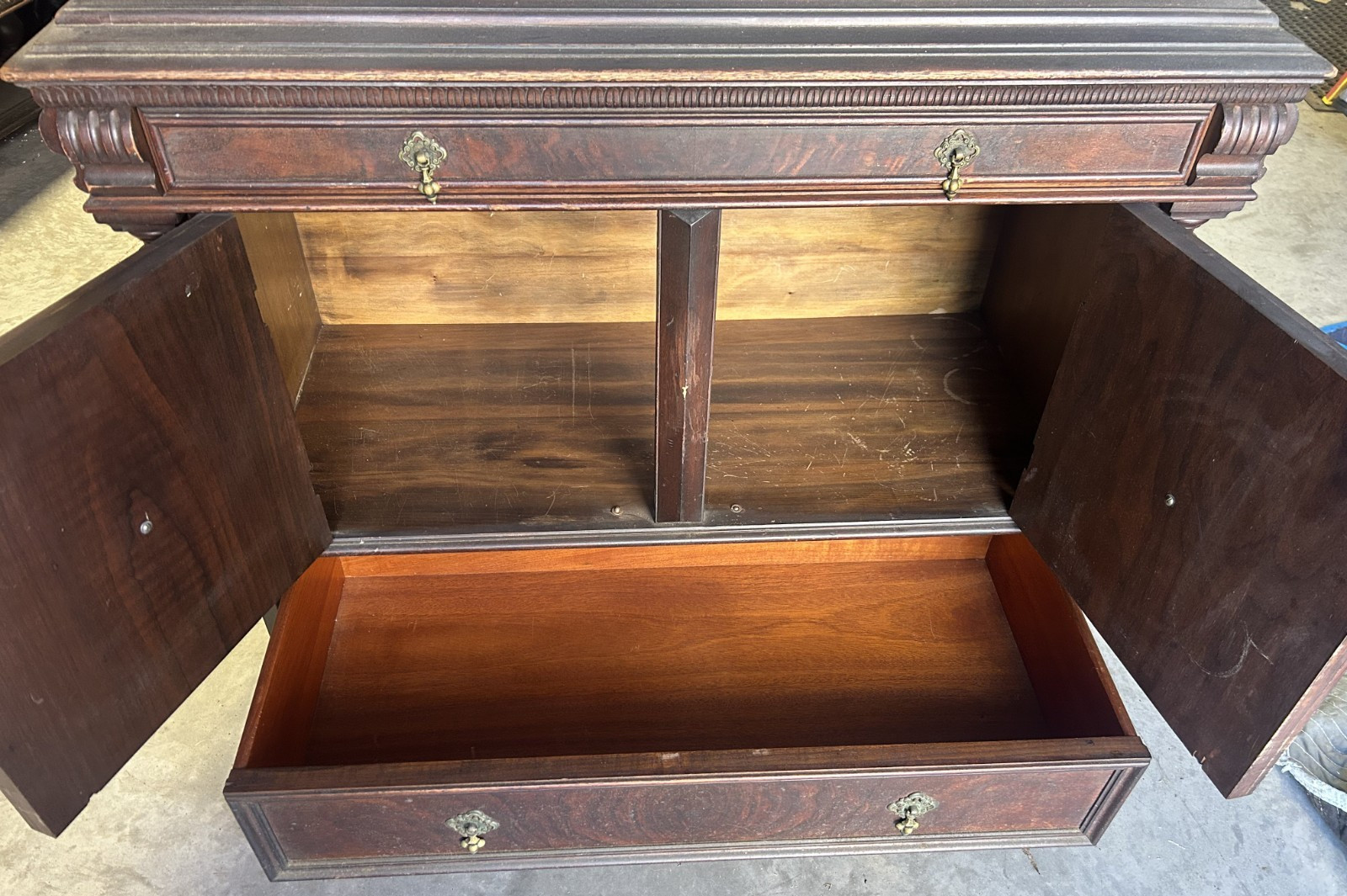 Antique Early 1900s Excel MFG Co Jacobean Style Ornate Oak Carved Hutch