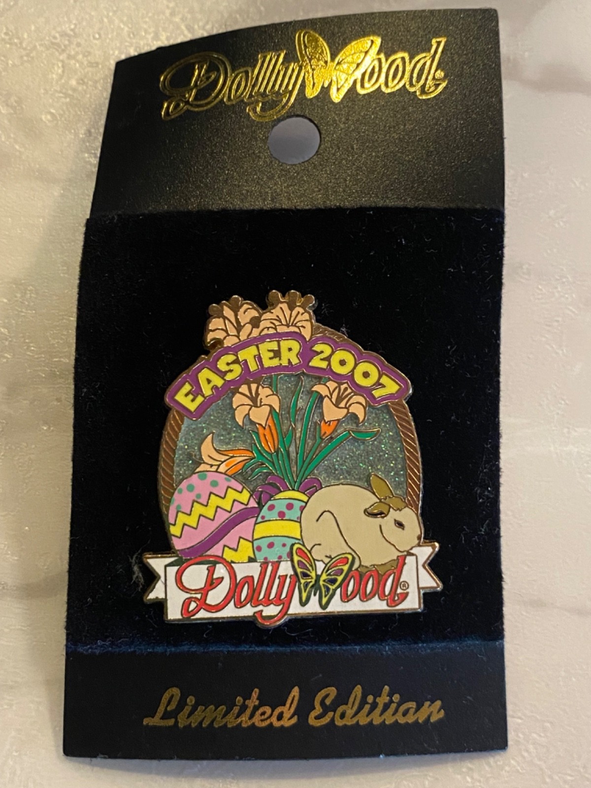 VTG NEW DollyWood Theme Park EASTER Souvenir Trading Pin 2007 Gold Tone Metal
