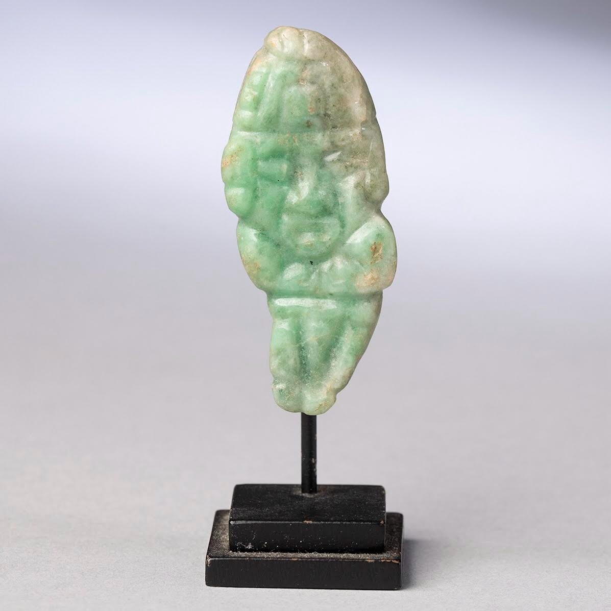 IMPORTANT MAYA JADE PEBBLE PENDANT 500 AD – NO RESERVE!