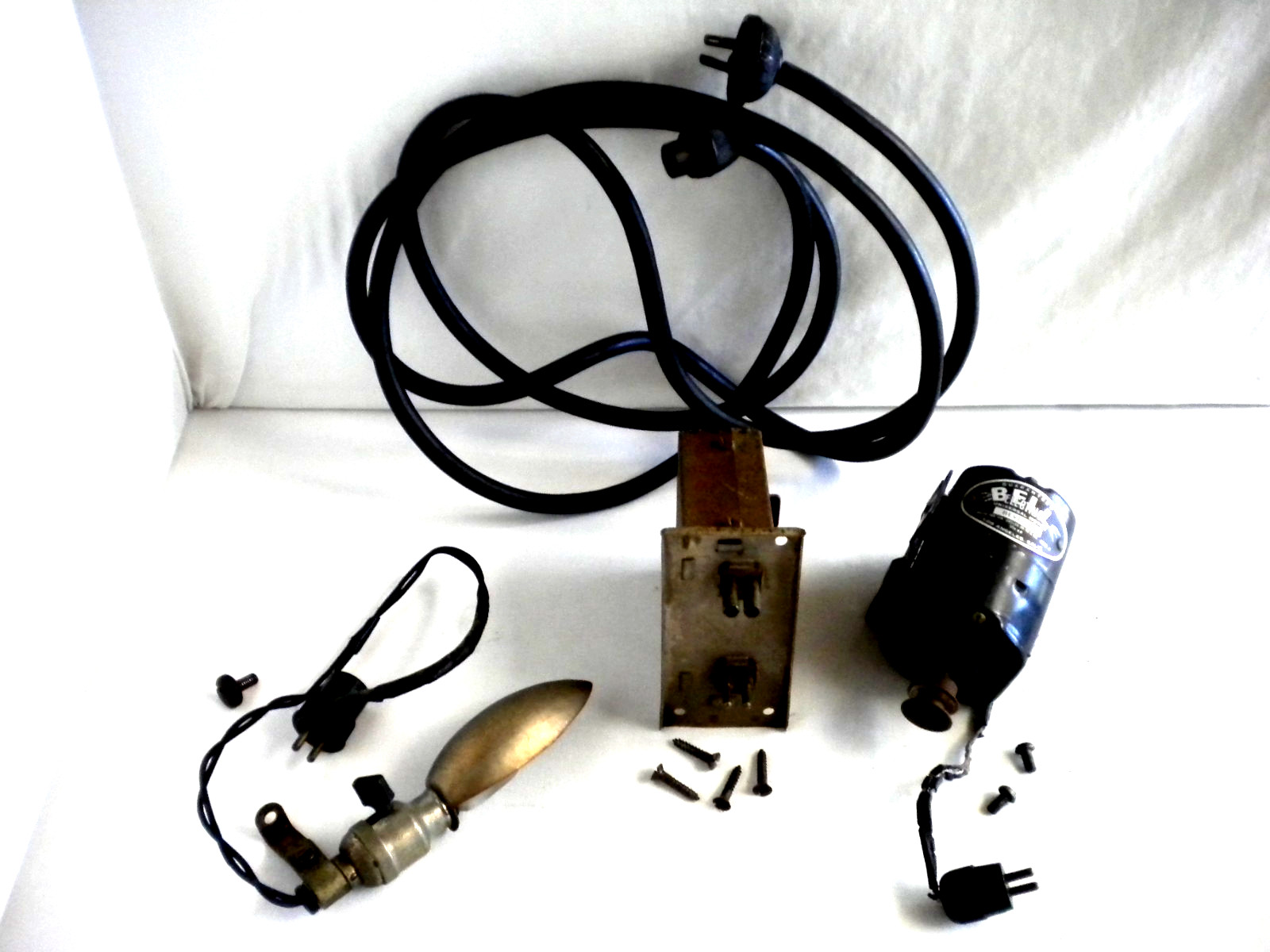 VTG 1928 White Rotary FR Sewing Machine Motor, Light, Plug-in Unit & Power Cord