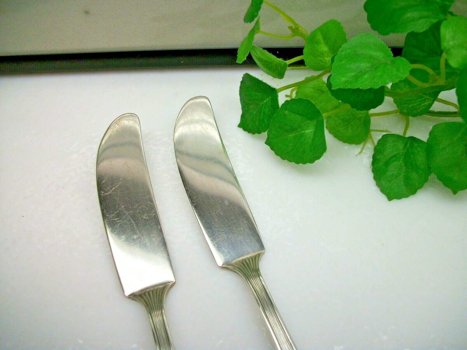 2 International Wm Rogers FIDELIS Silverplate Master Butter Spreader Knives 1933