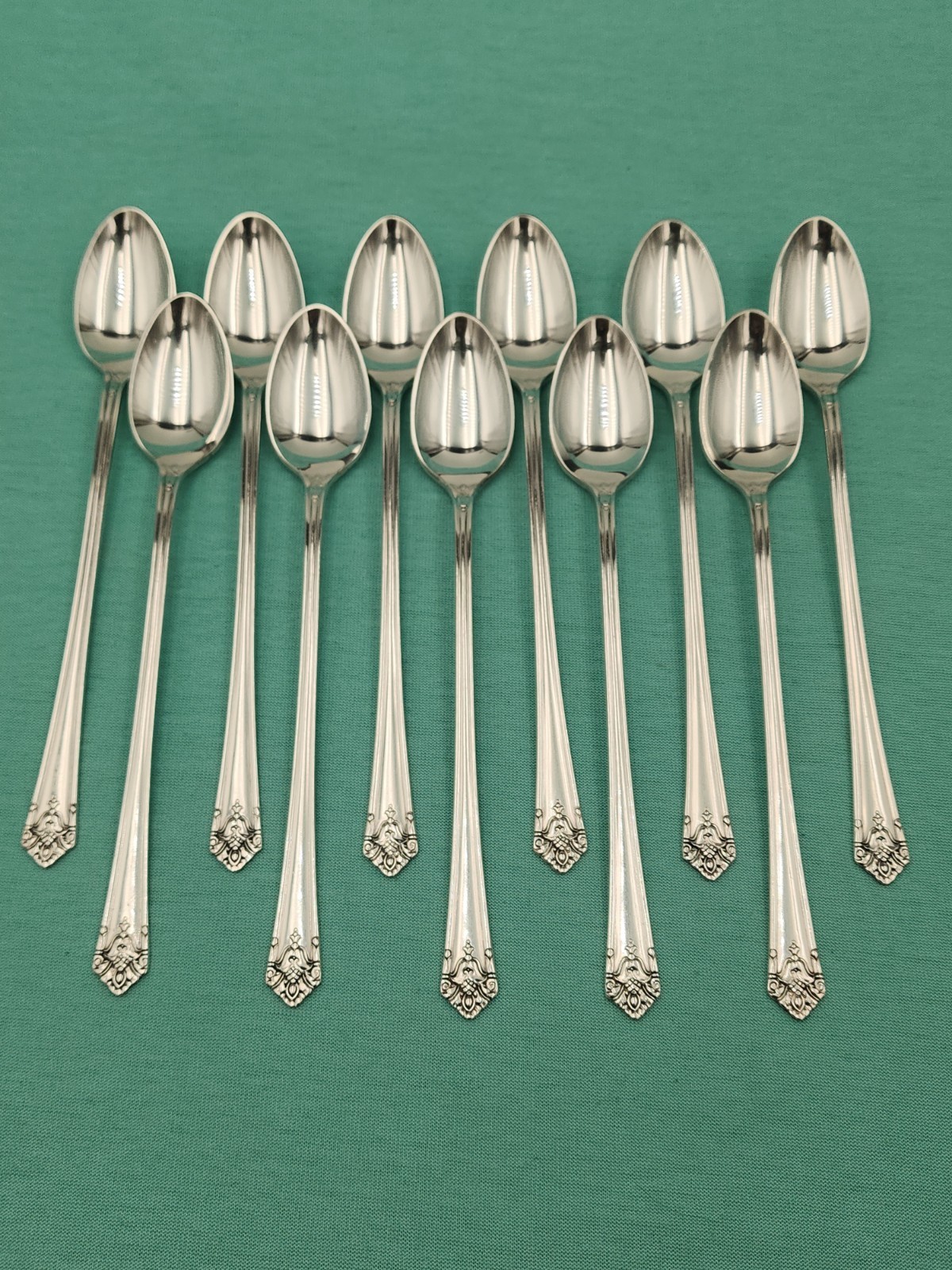 1847 Rogers Bros Her Majesty set of 11 Iced Tea Spoons silverplate flatware