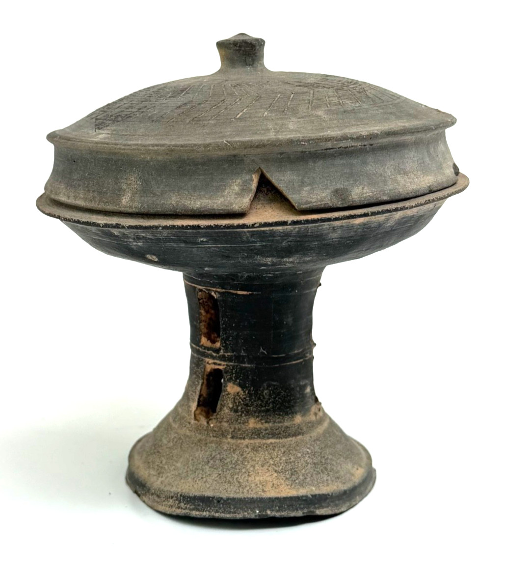 7th-8th Century Korean Silla Period Covered Pedestal Vessel
