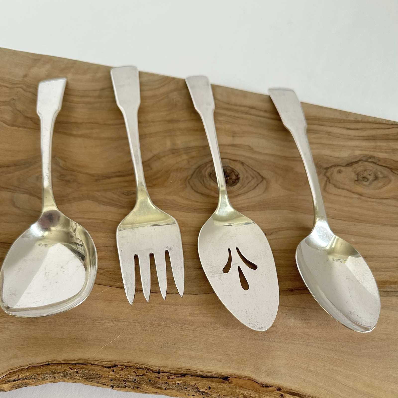 International Silverplate 4 Pc Serving Set Beacon Hill Pattern V Reinforced Back